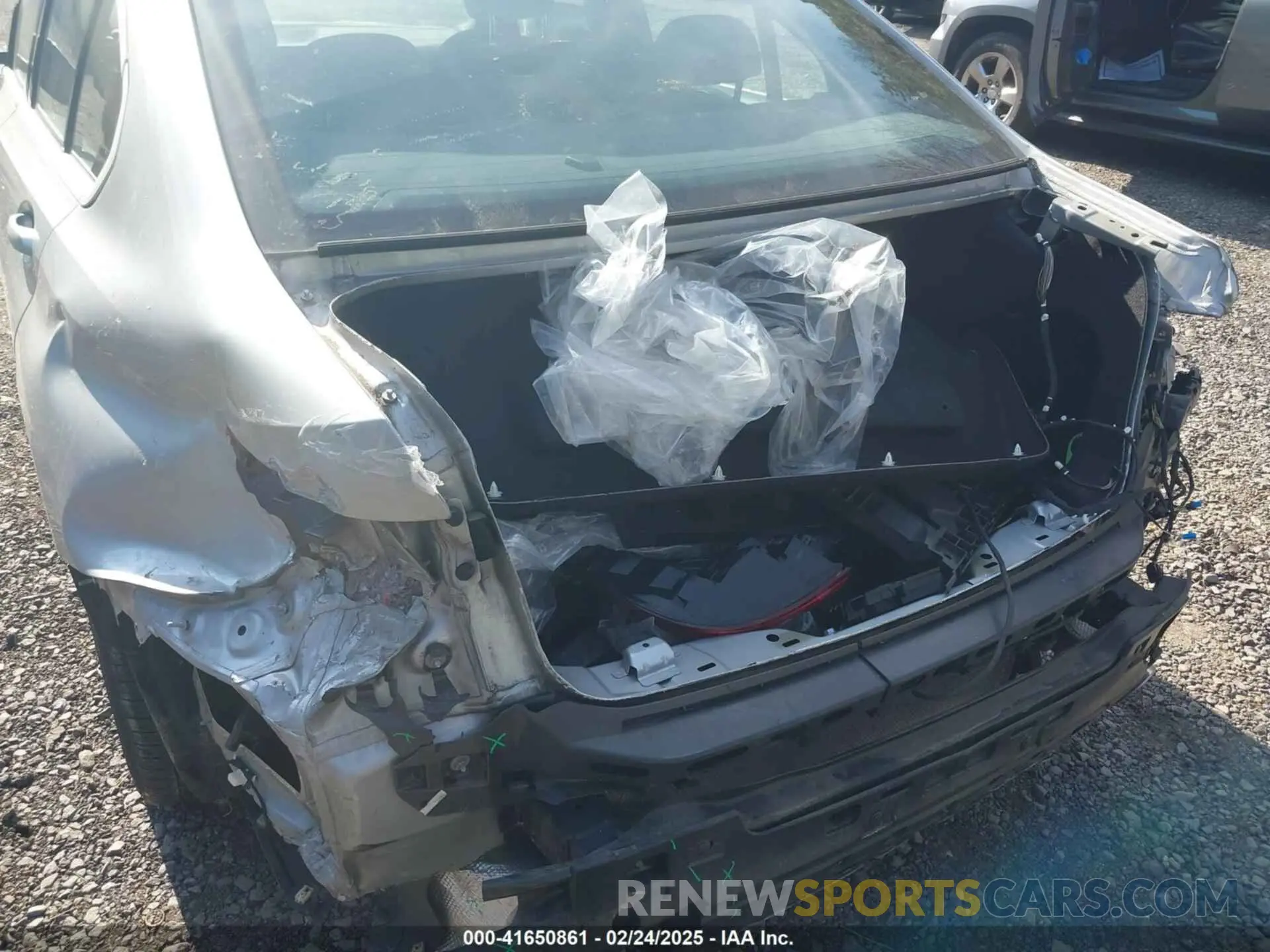 6 Photograph of a damaged car WBA5R7C53KAJ85425 BMW 330I 2019