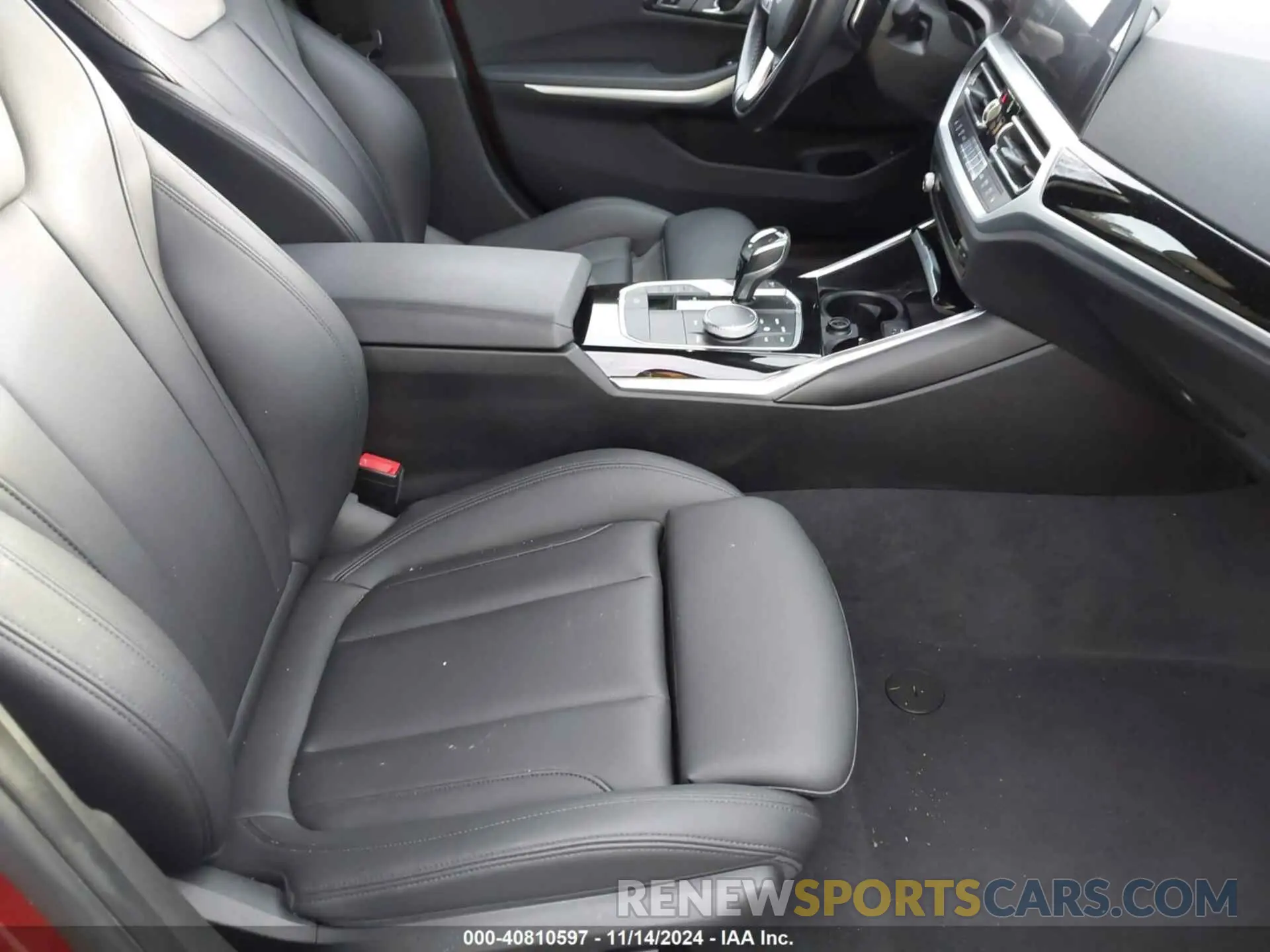 5 Photograph of a damaged car WBA5R7C5XKAJ82618 BMW 330I 2019