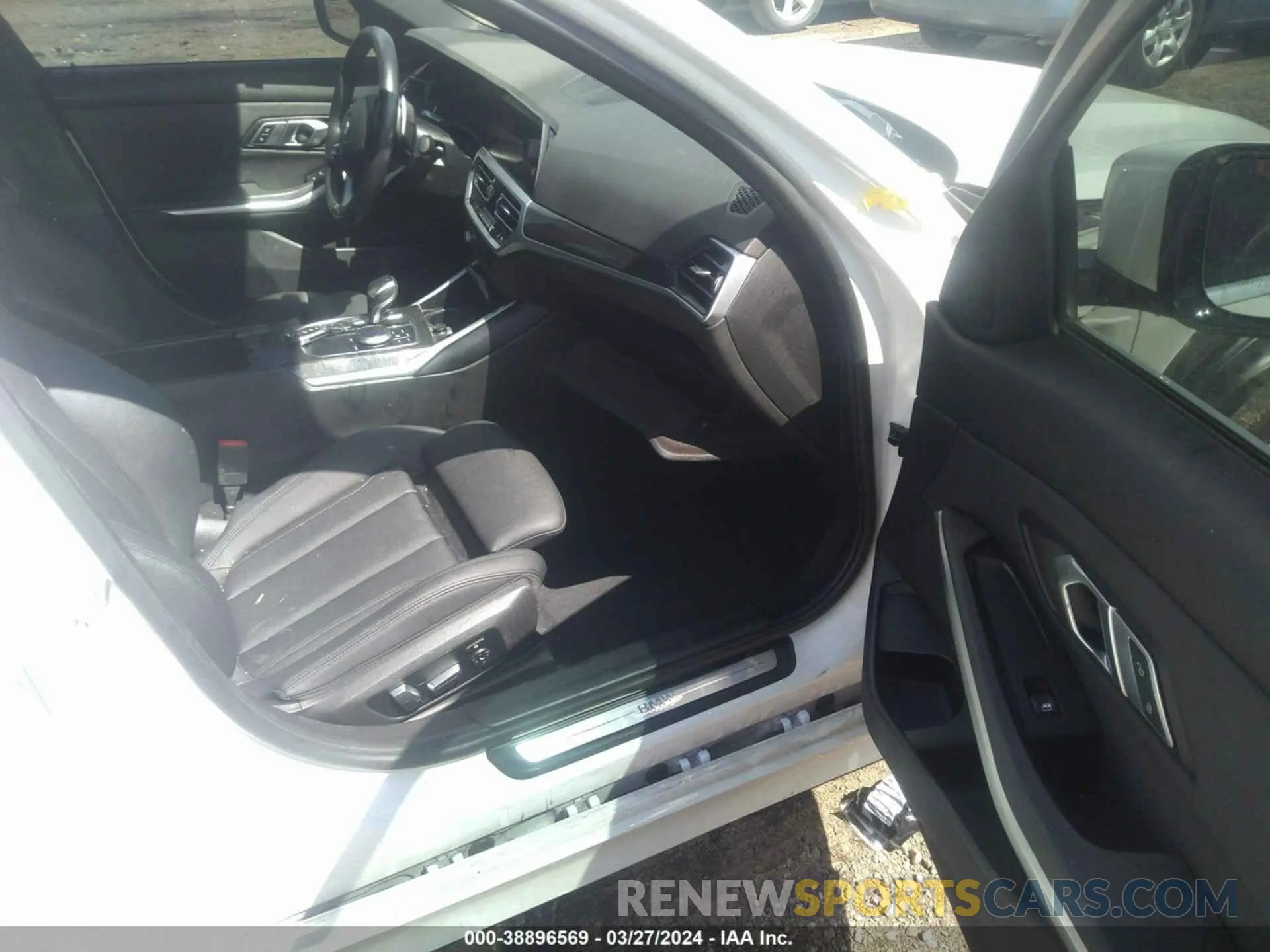 5 Photograph of a damaged car 3MW5R1J00L8B07721 BMW 330I 2020