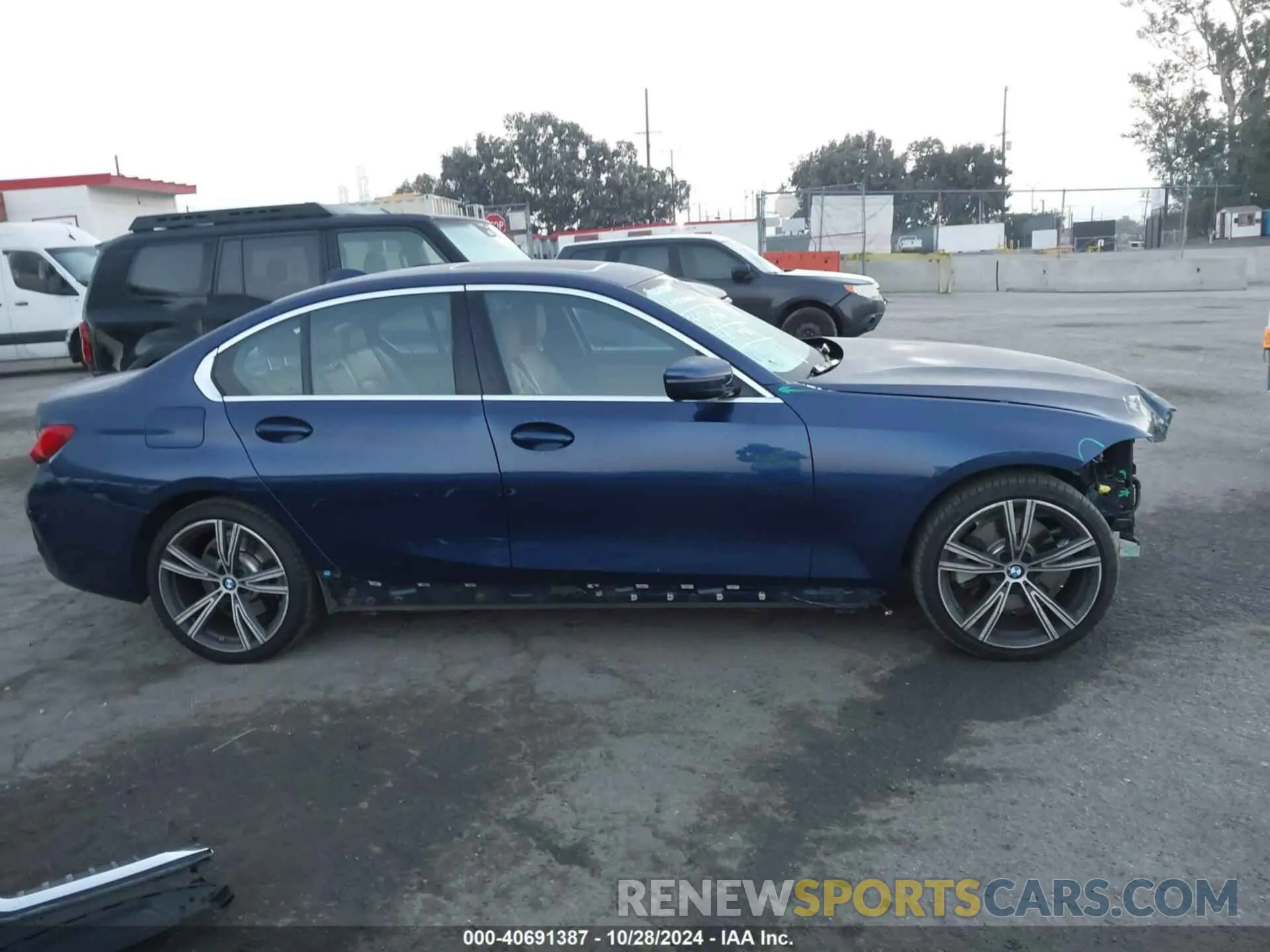 14 Photograph of a damaged car 3MW5R1J00L8B14250 BMW 330I 2020