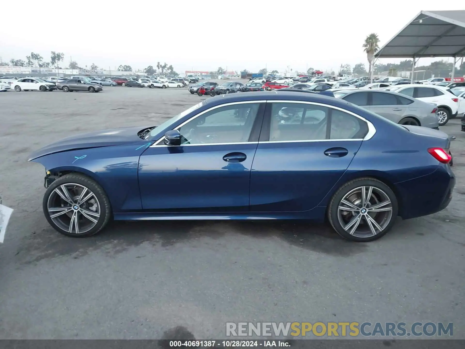 15 Photograph of a damaged car 3MW5R1J00L8B14250 BMW 330I 2020