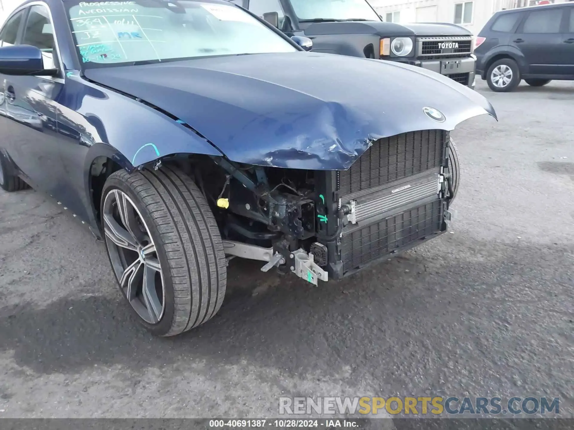 6 Photograph of a damaged car 3MW5R1J00L8B14250 BMW 330I 2020