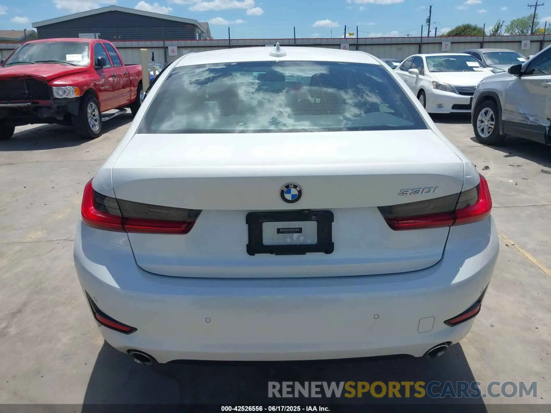 18 Photograph of a damaged car 3MW5R1J00L8B15964 BMW 330I 2020