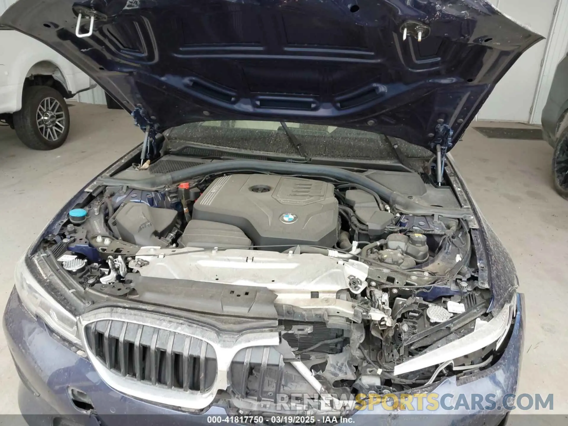 10 Photograph of a damaged car 3MW5R1J00L8B42355 BMW 330I 2020