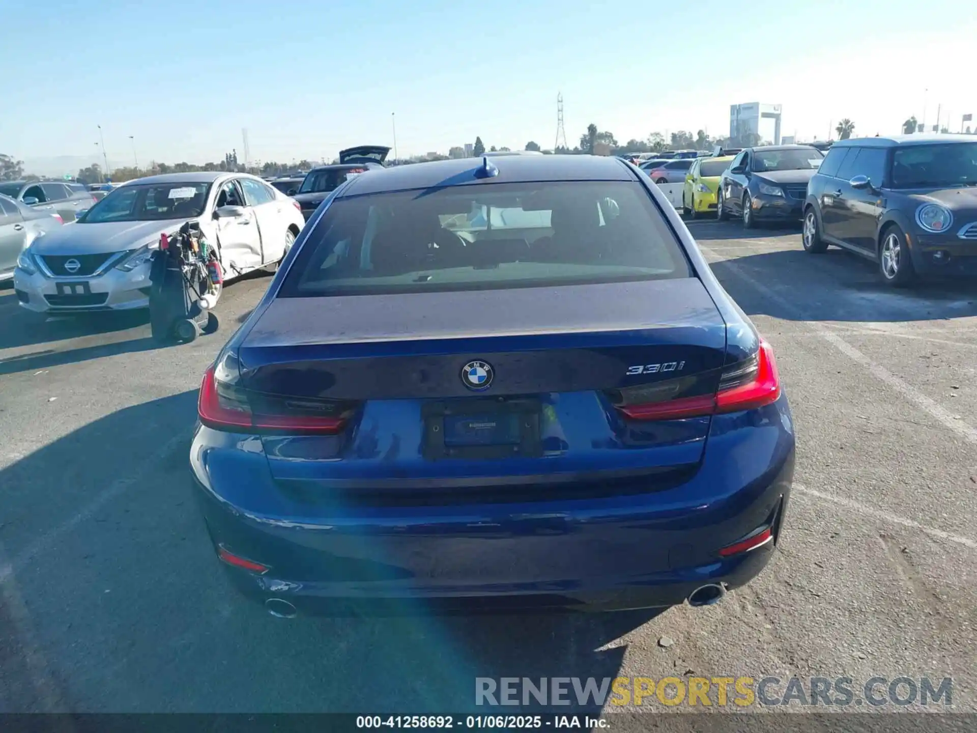 16 Photograph of a damaged car 3MW5R1J01L8B14483 BMW 330I 2020