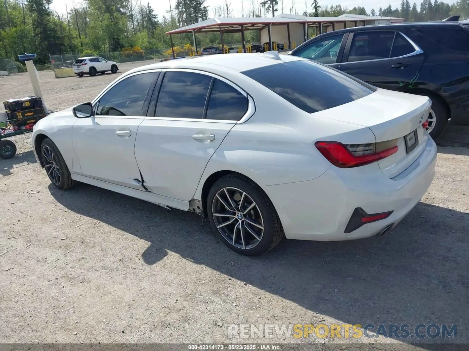 3 Photograph of a damaged car 3MW5R1J02L8B19286 BMW 330I 2020