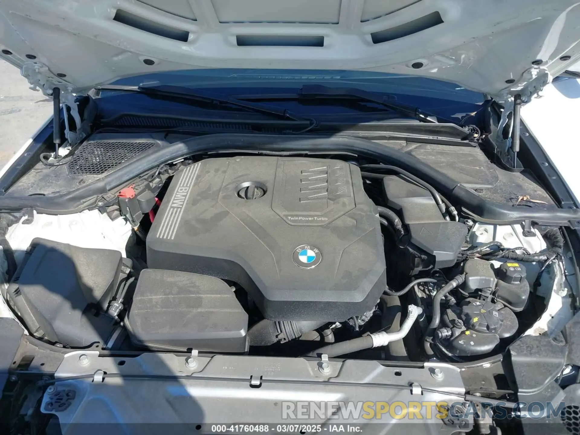 10 Photograph of a damaged car 3MW5R1J02L8B31552 BMW 330I 2020