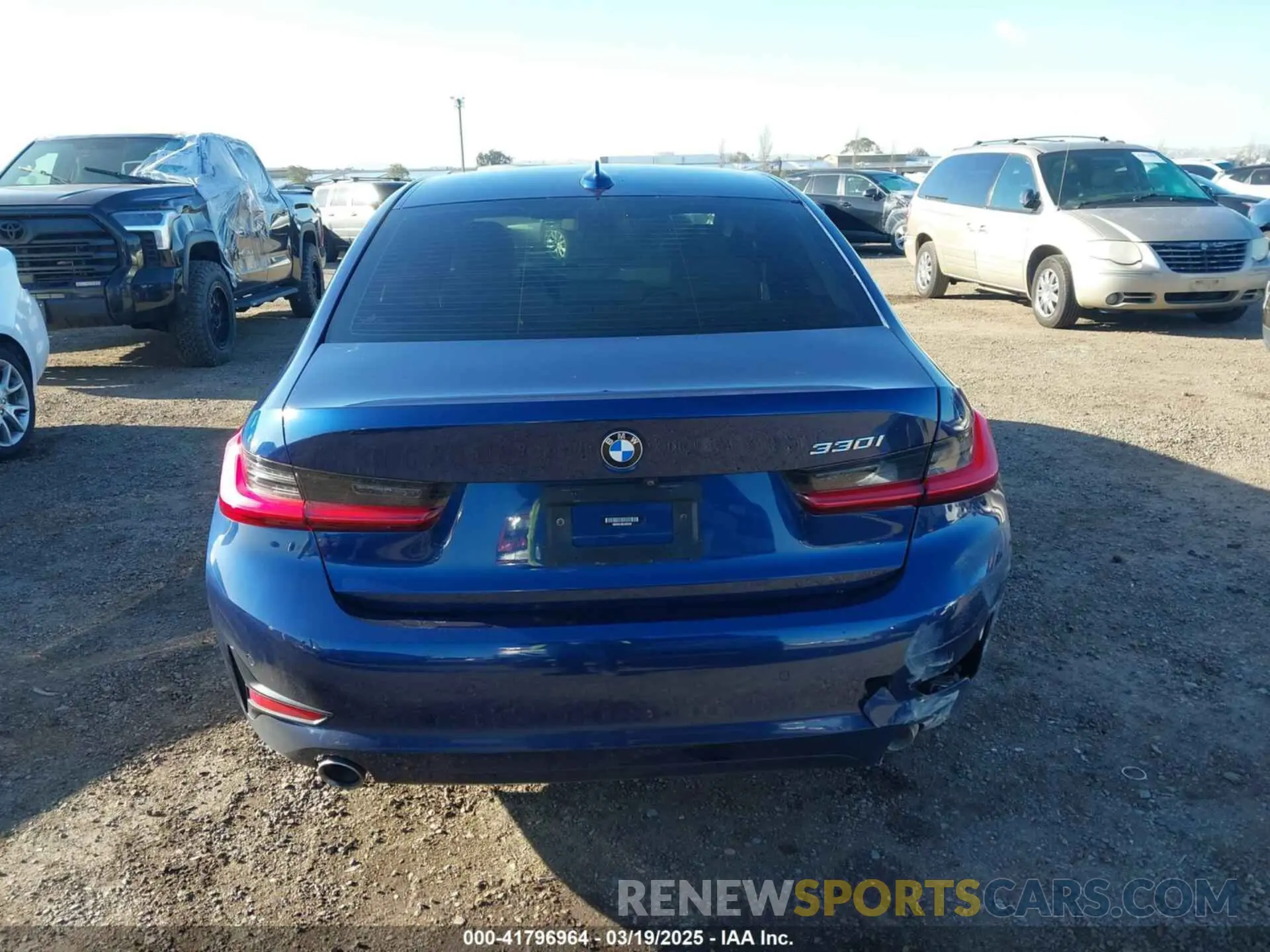 16 Photograph of a damaged car 3MW5R1J02L8B36329 BMW 330I 2020