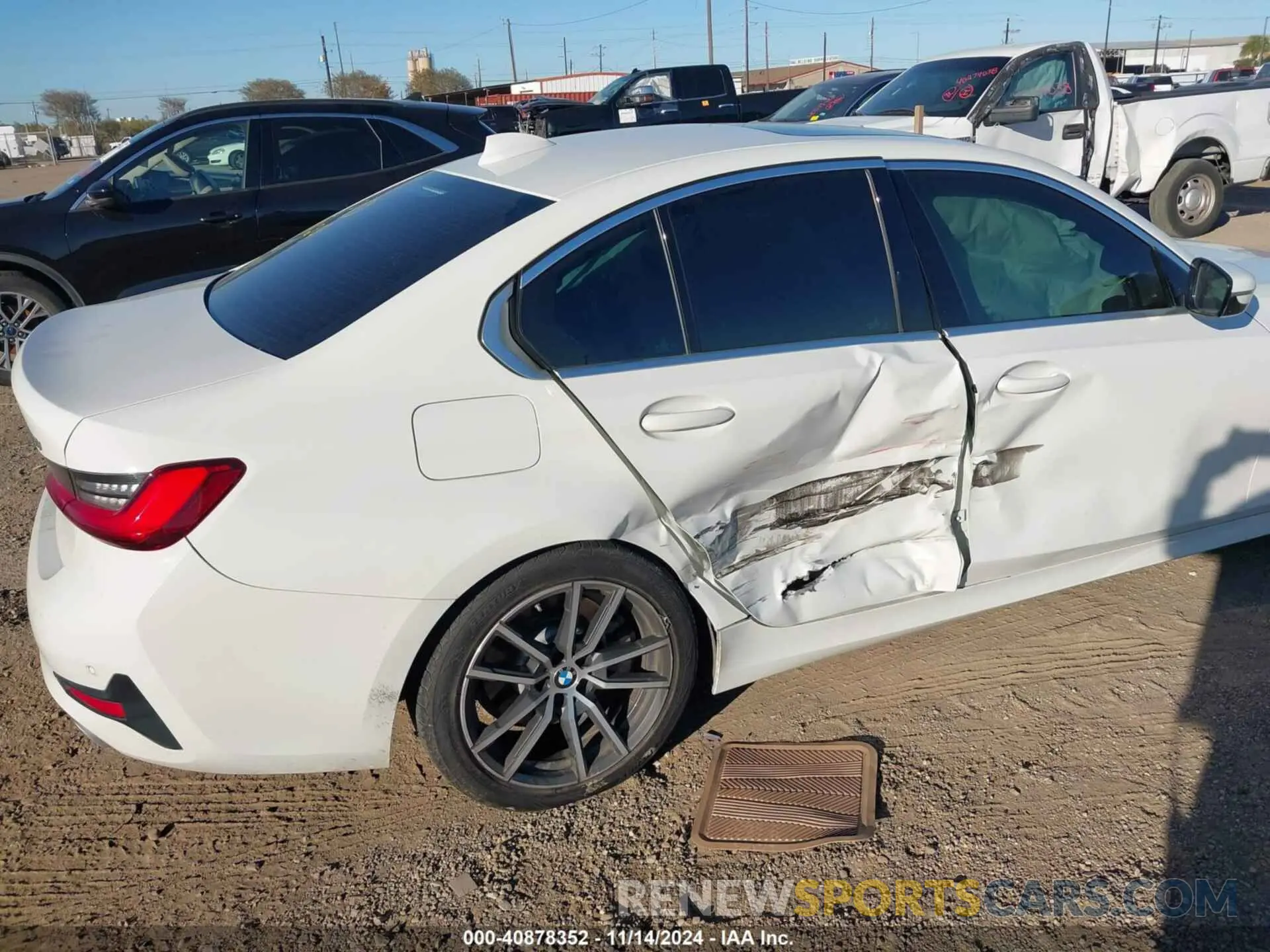 6 Photograph of a damaged car 3MW5R1J02L8B46777 BMW 330I 2020