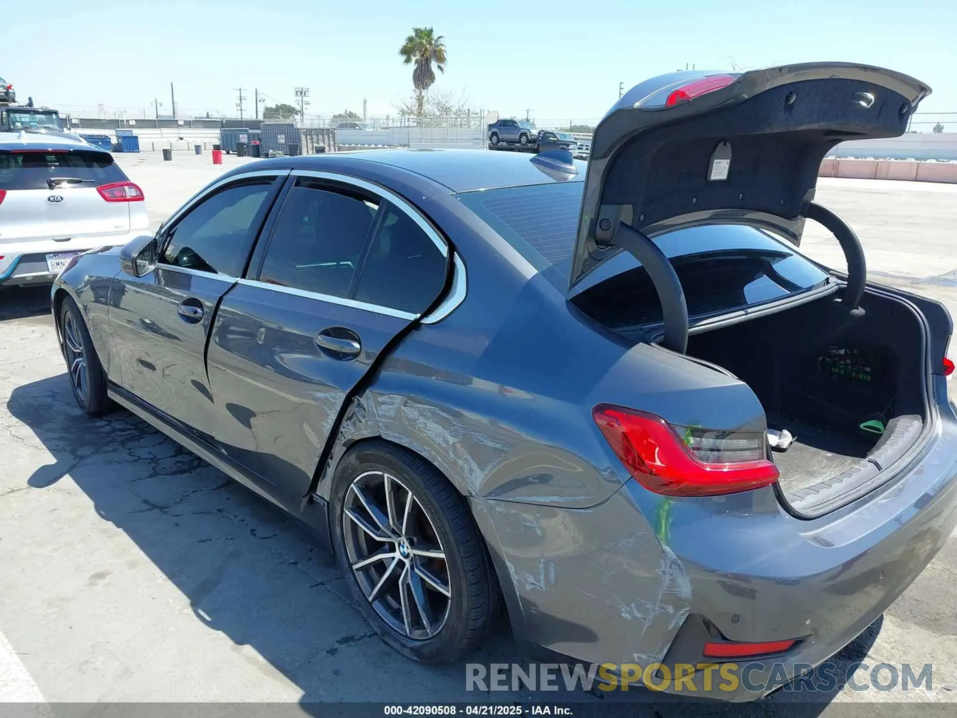 6 Photograph of a damaged car 3MW5R1J03L8B17207 BMW 330I 2020