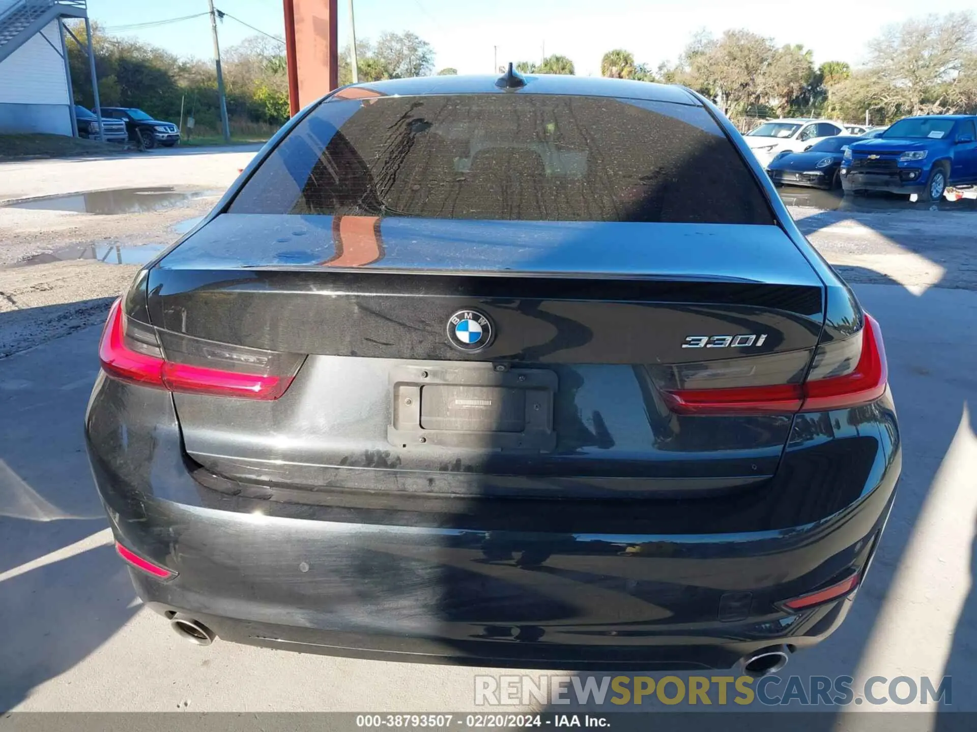 16 Photograph of a damaged car 3MW5R1J04L8B33982 BMW 330I 2020