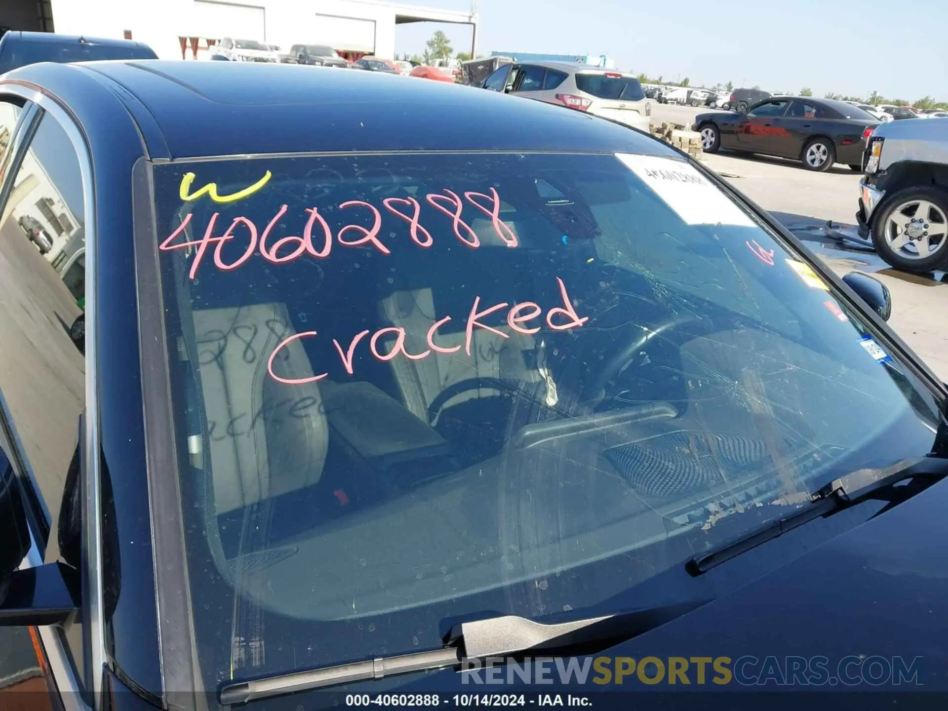 19 Photograph of a damaged car 3MW5R1J06L8B09487 BMW 330I 2020
