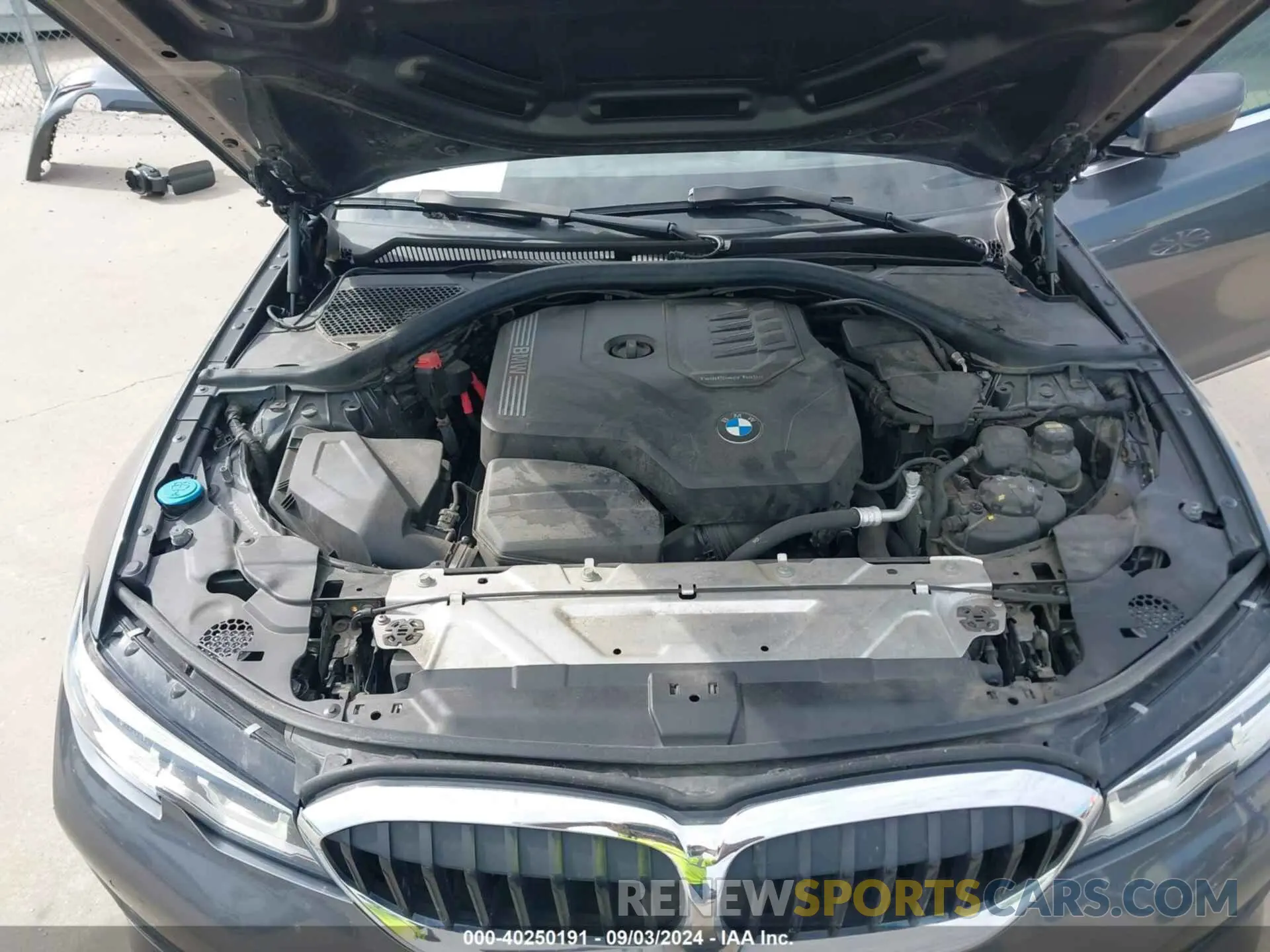 10 Photograph of a damaged car 3MW5R1J07L8B30834 BMW 330I 2020