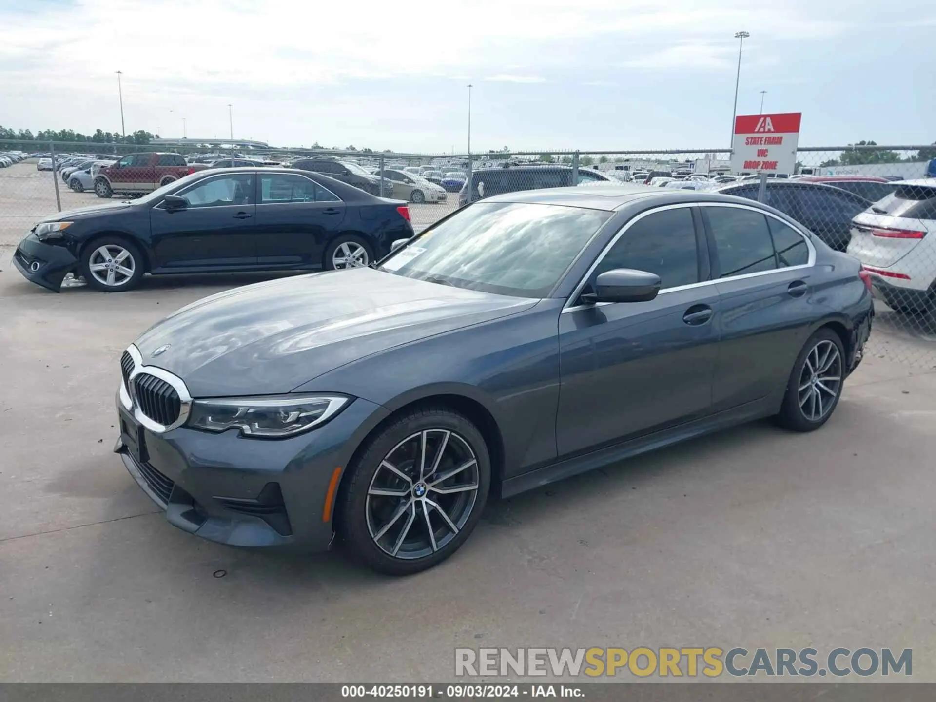 2 Photograph of a damaged car 3MW5R1J07L8B30834 BMW 330I 2020