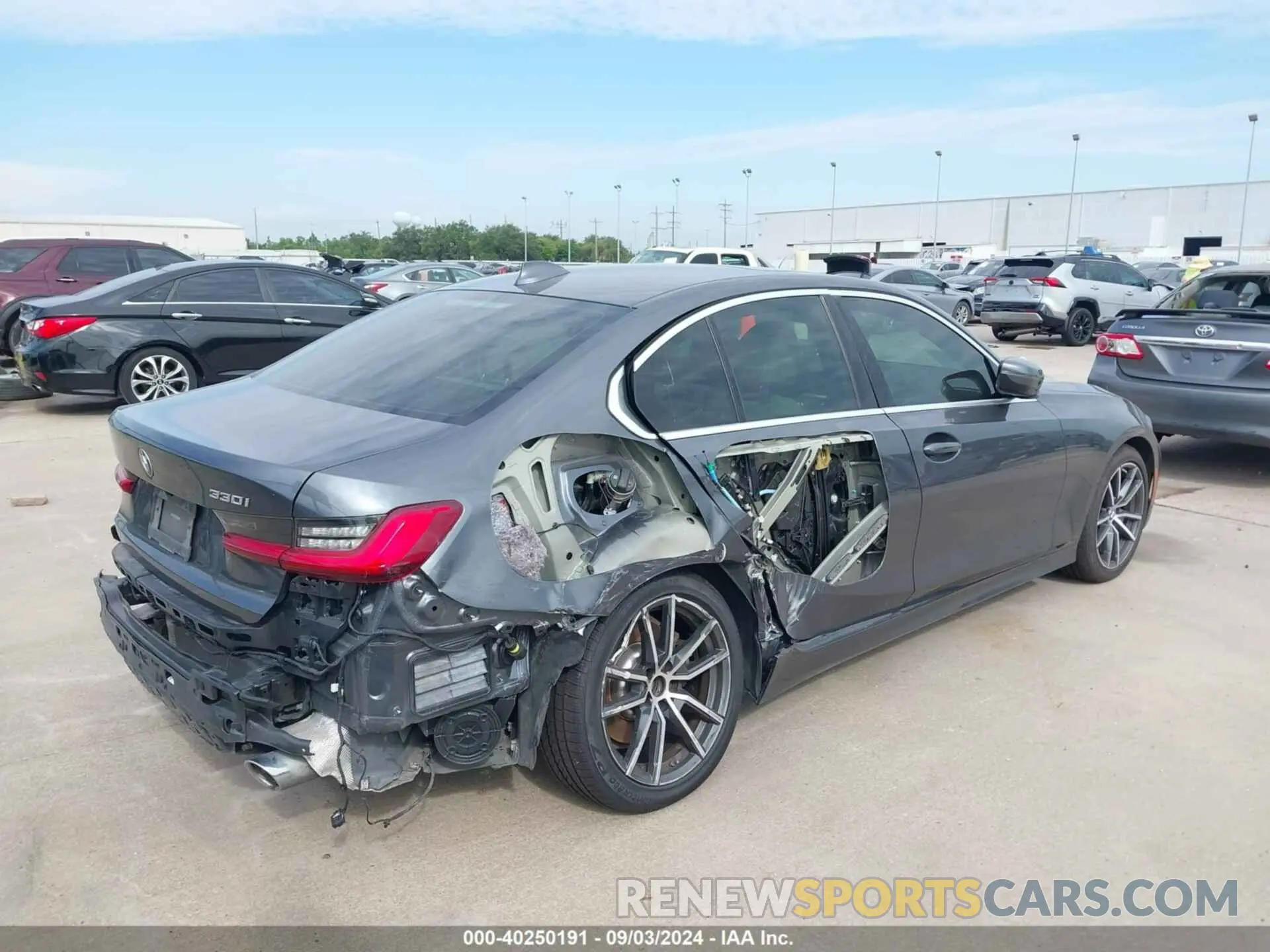 4 Photograph of a damaged car 3MW5R1J07L8B30834 BMW 330I 2020