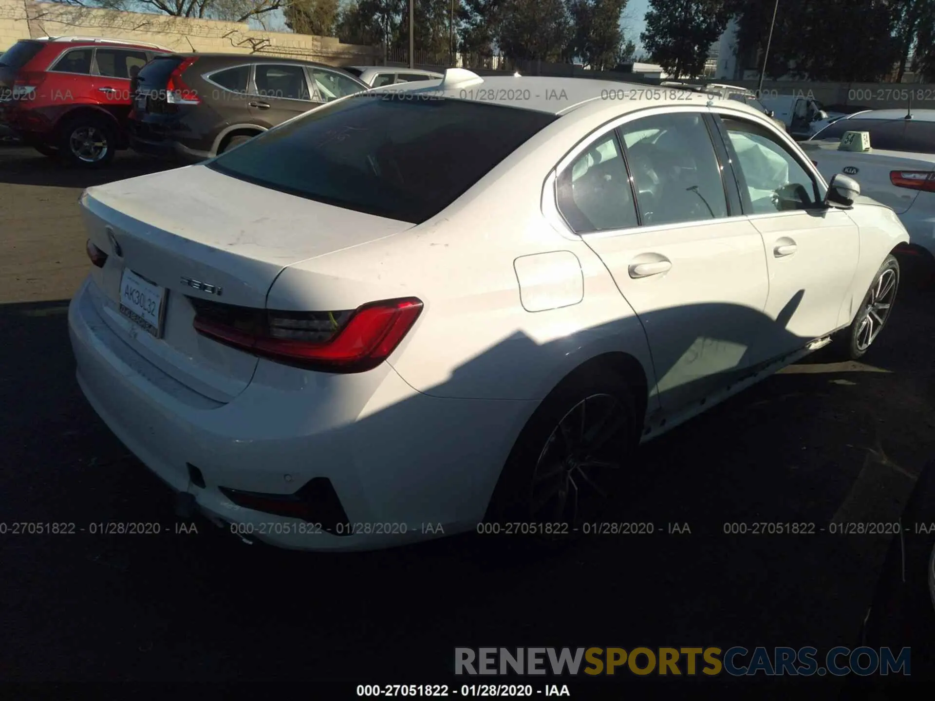 4 Photograph of a damaged car 3MW5R1J09L8B09824 BMW 330I 2020