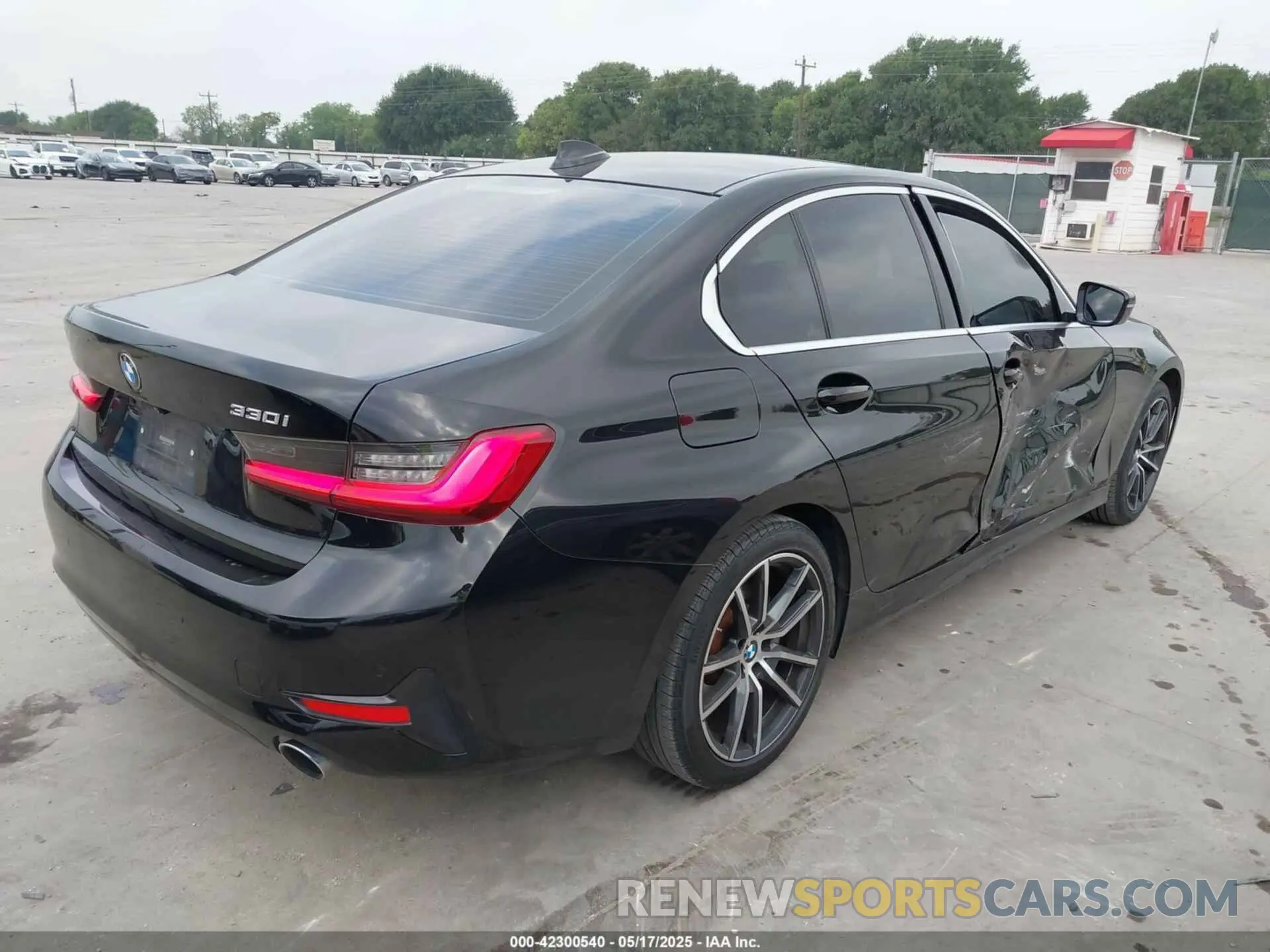 4 Photograph of a damaged car 3MW5R1J0XL8B00985 BMW 330I 2020