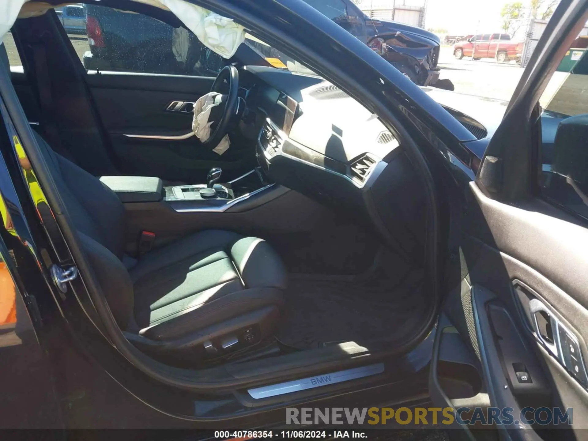 5 Photograph of a damaged car 3MW5R1J0XL8B22484 BMW 330I 2020