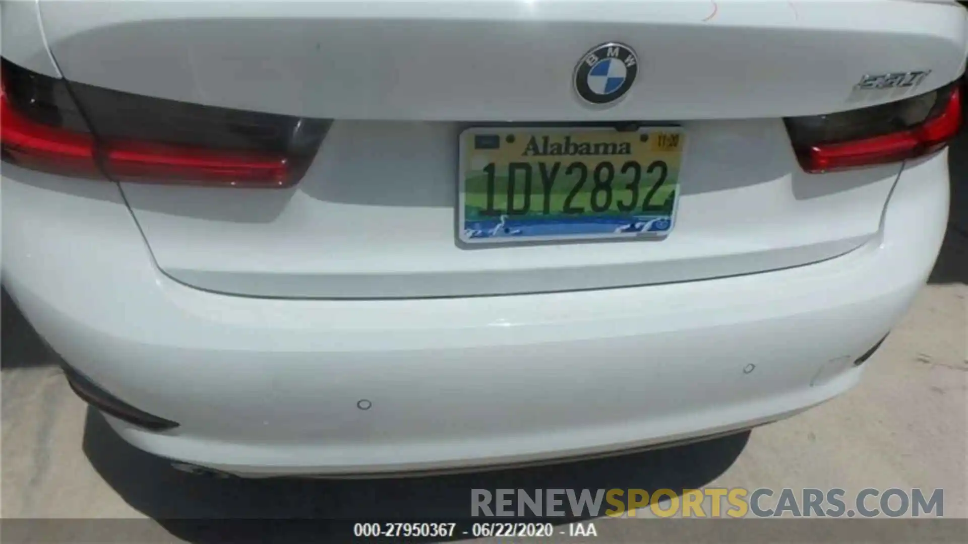 3 Photograph of a damaged car 3MW5R1J0XL8B25059 BMW 330I 2020