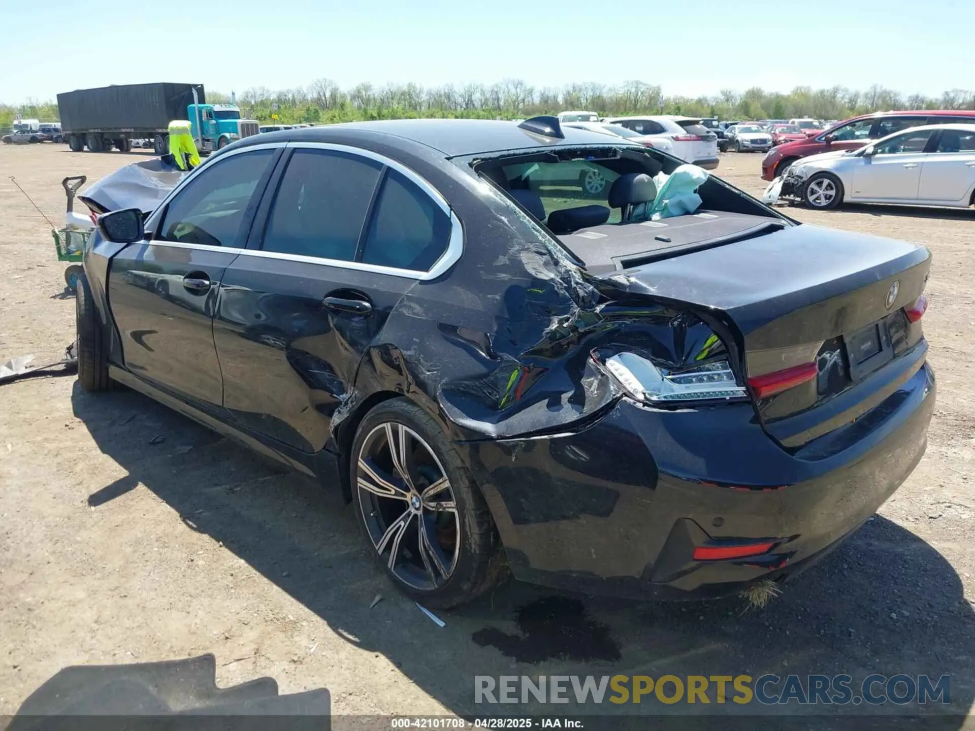 3 Photograph of a damaged car 3MW5R1J0XL8B30004 BMW 330I 2020