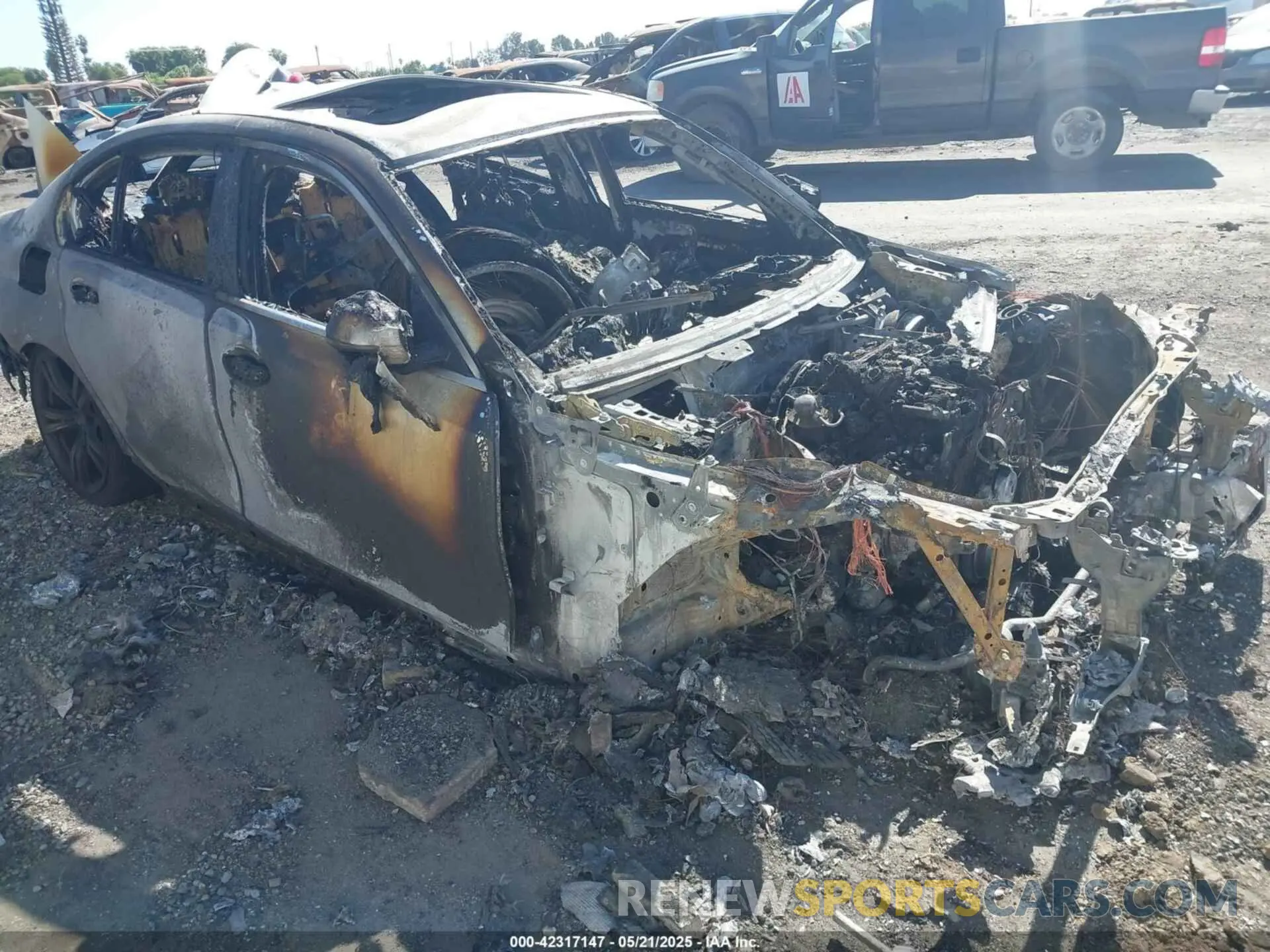 13 Photograph of a damaged car 3MW5R1J0XL8B31024 BMW 330I 2020