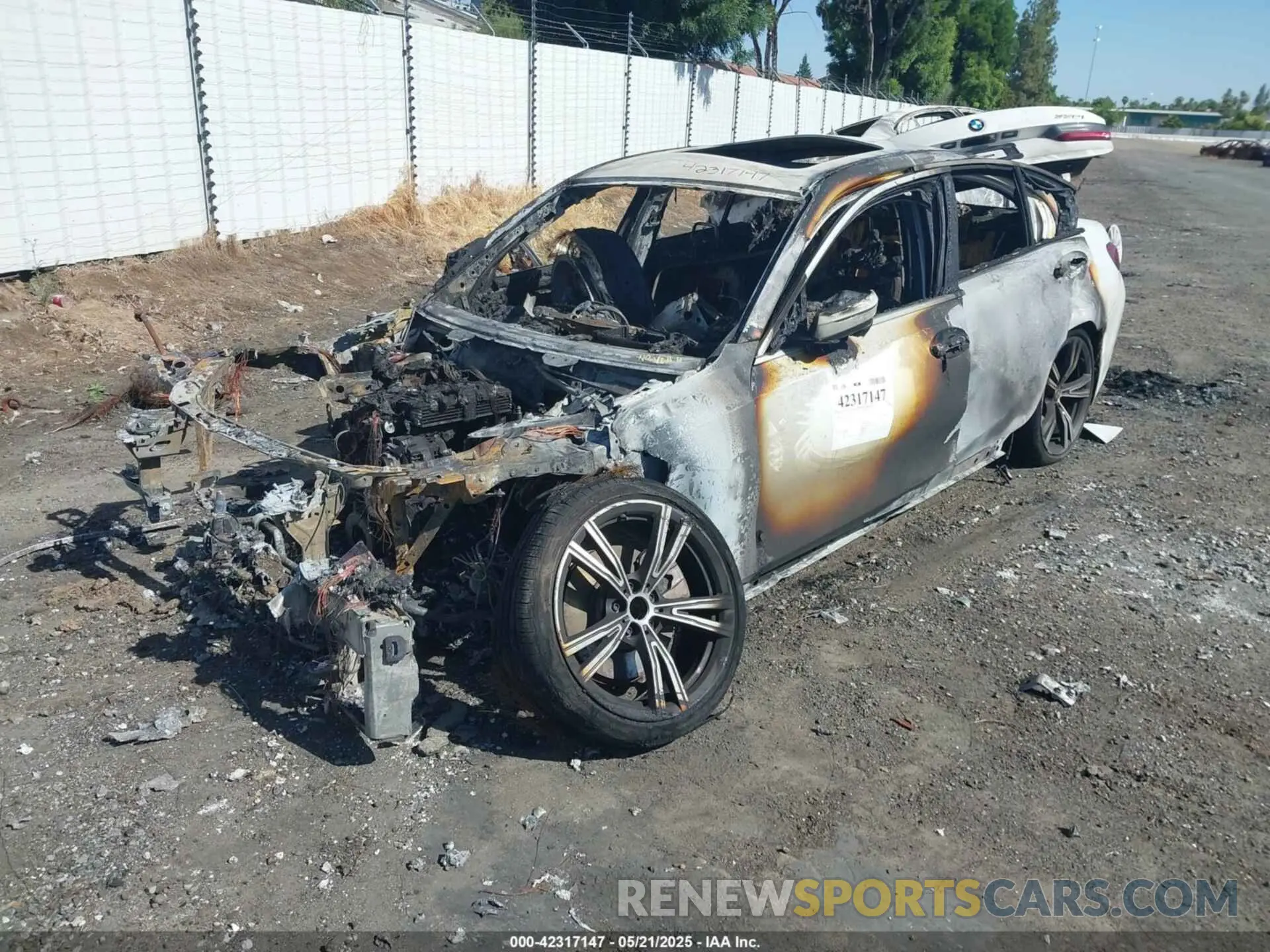2 Photograph of a damaged car 3MW5R1J0XL8B31024 BMW 330I 2020