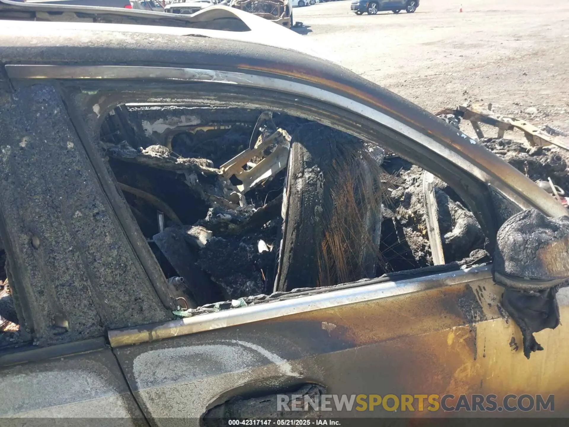 5 Photograph of a damaged car 3MW5R1J0XL8B31024 BMW 330I 2020
