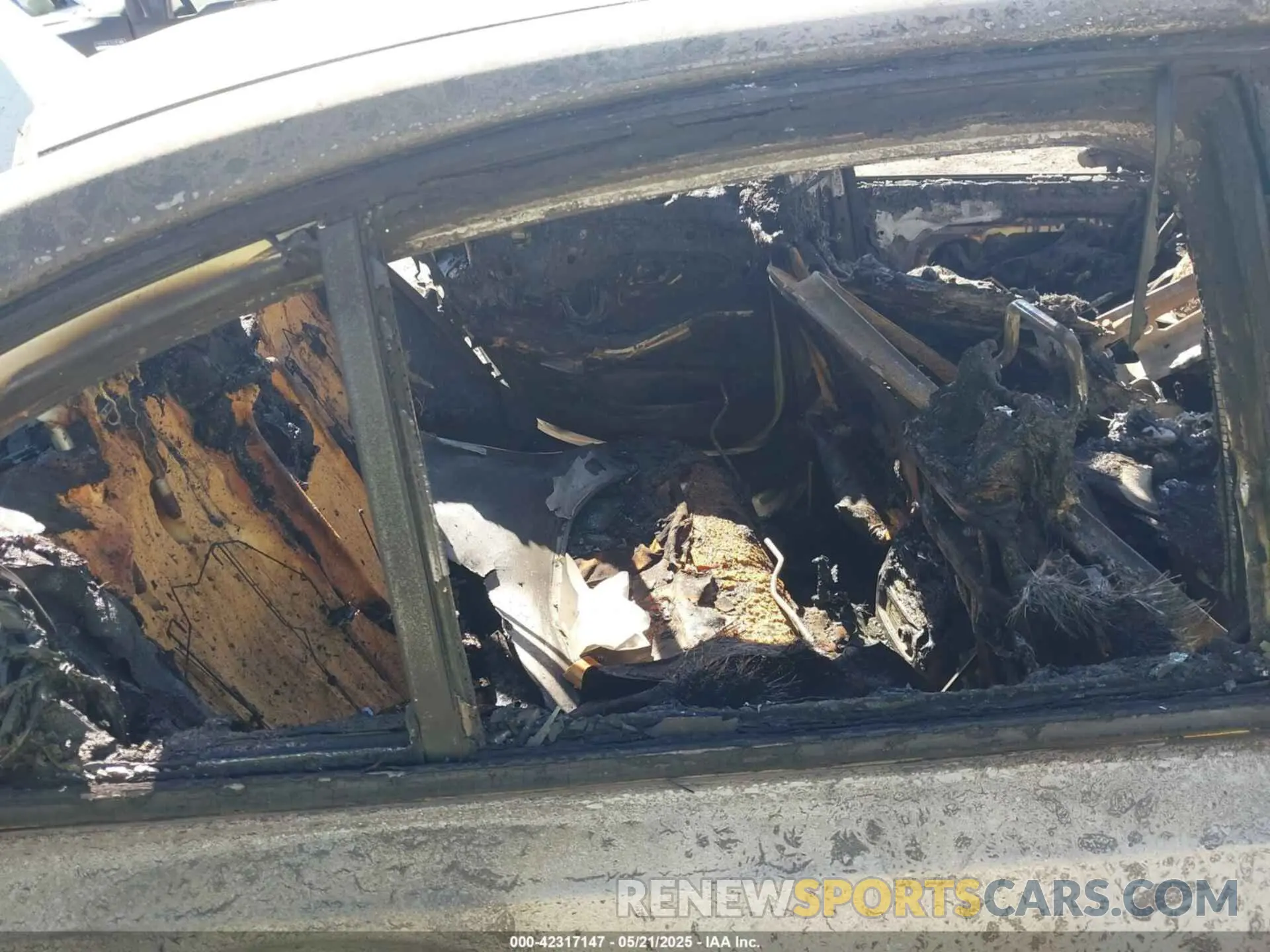 8 Photograph of a damaged car 3MW5R1J0XL8B31024 BMW 330I 2020