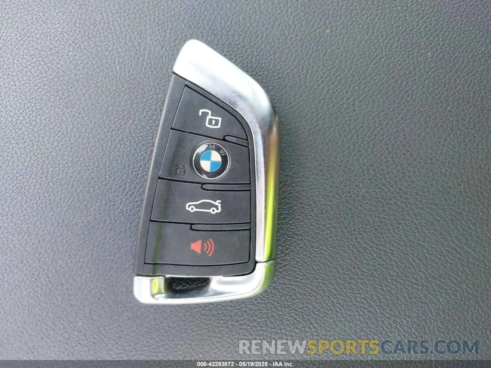 11 Photograph of a damaged car 3MW5R1J0XL8B34103 BMW 330I 2020