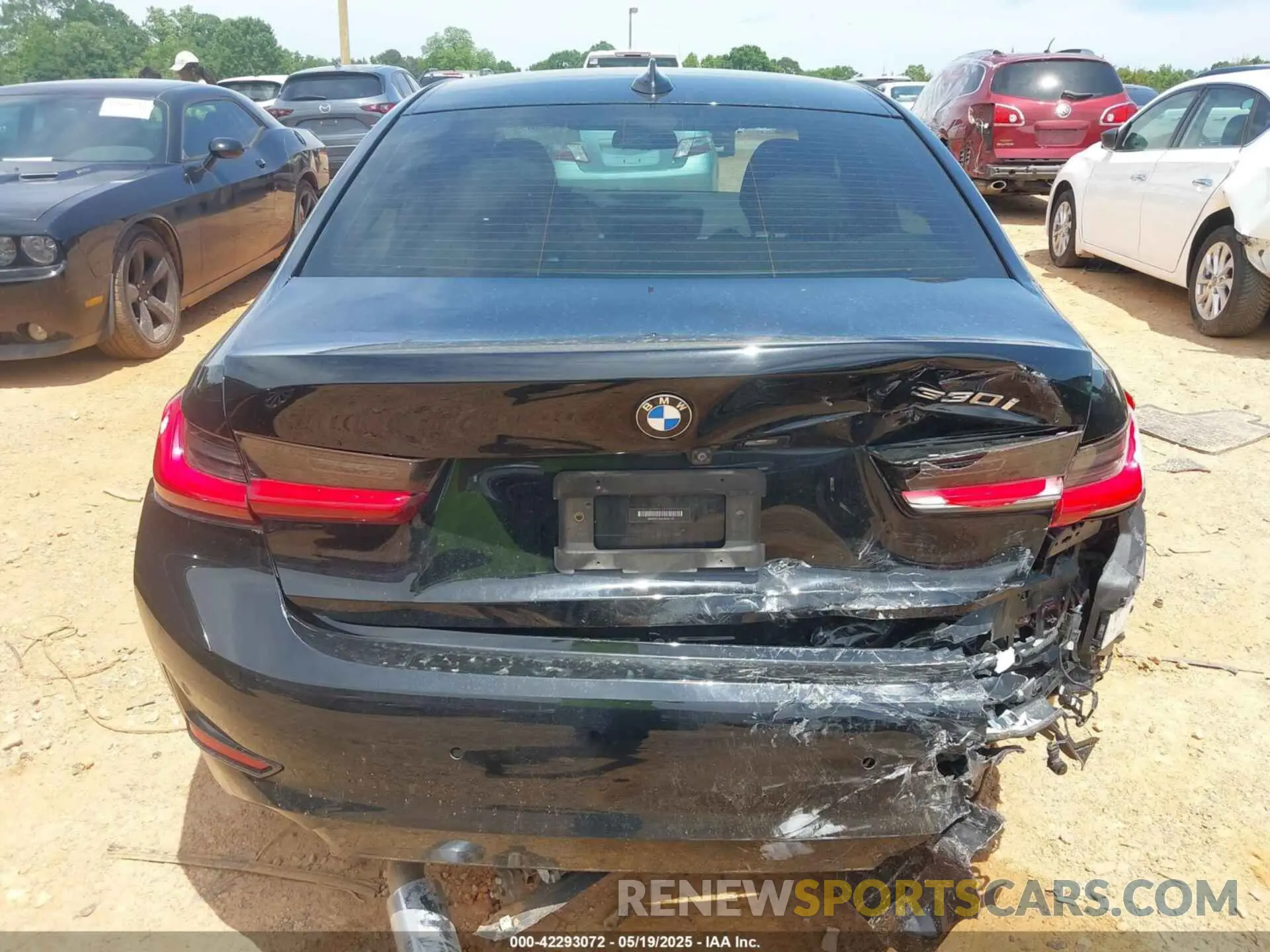 16 Photograph of a damaged car 3MW5R1J0XL8B34103 BMW 330I 2020