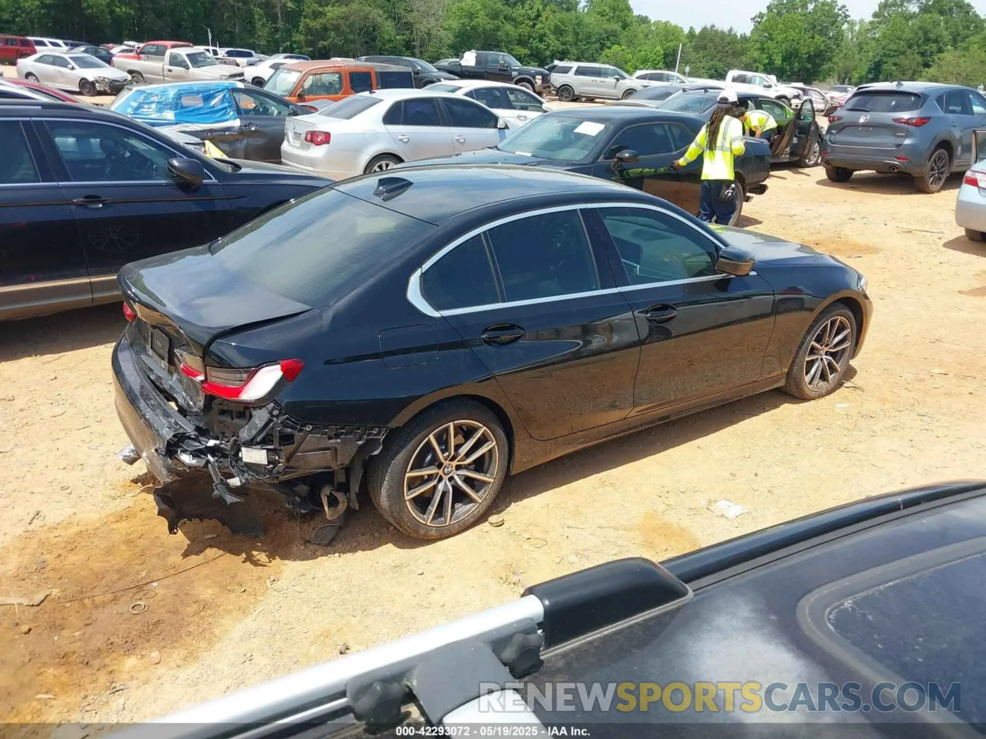 4 Photograph of a damaged car 3MW5R1J0XL8B34103 BMW 330I 2020