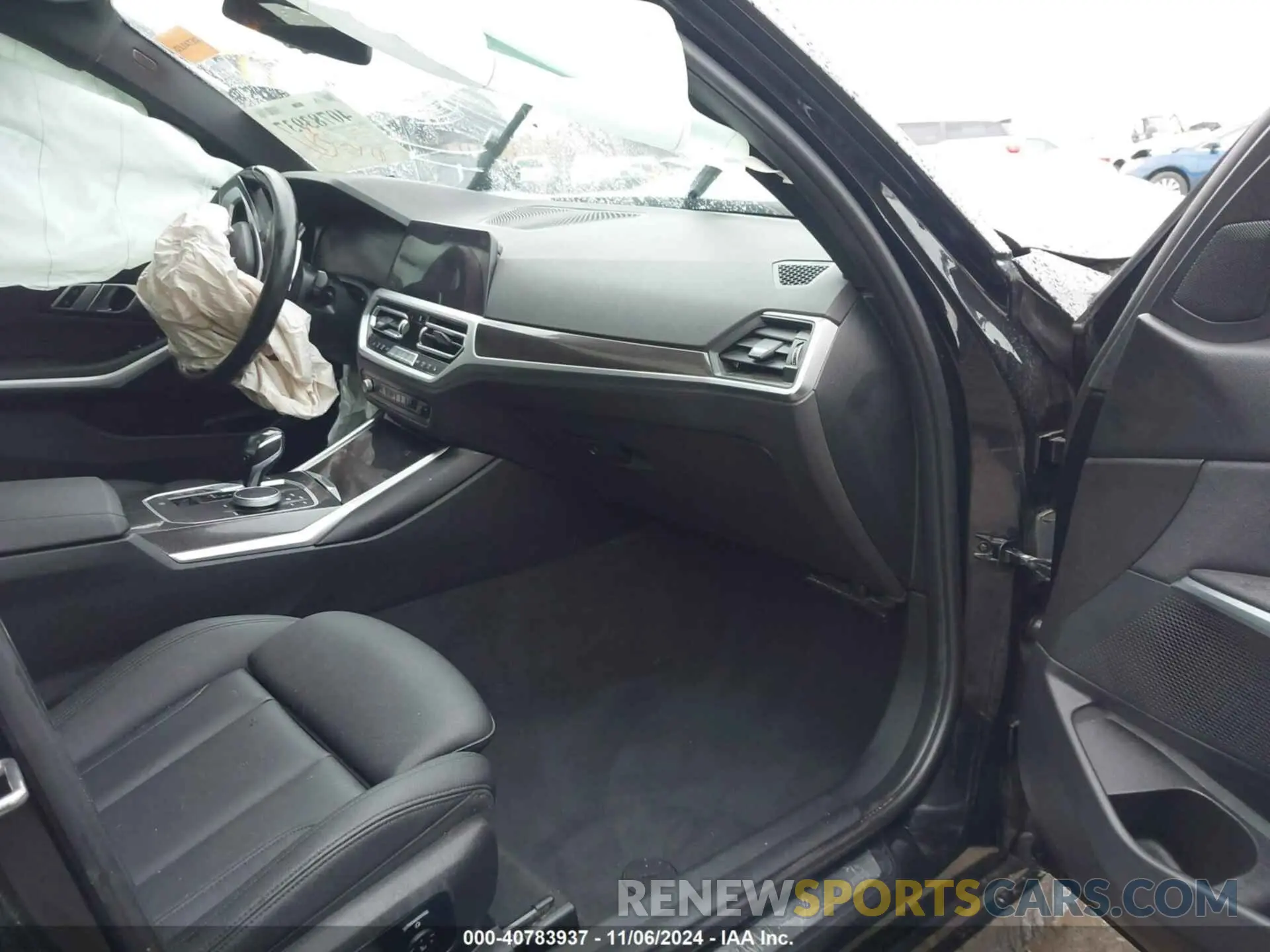 5 Photograph of a damaged car 3MW5R7J00L8B04255 BMW 330I 2020