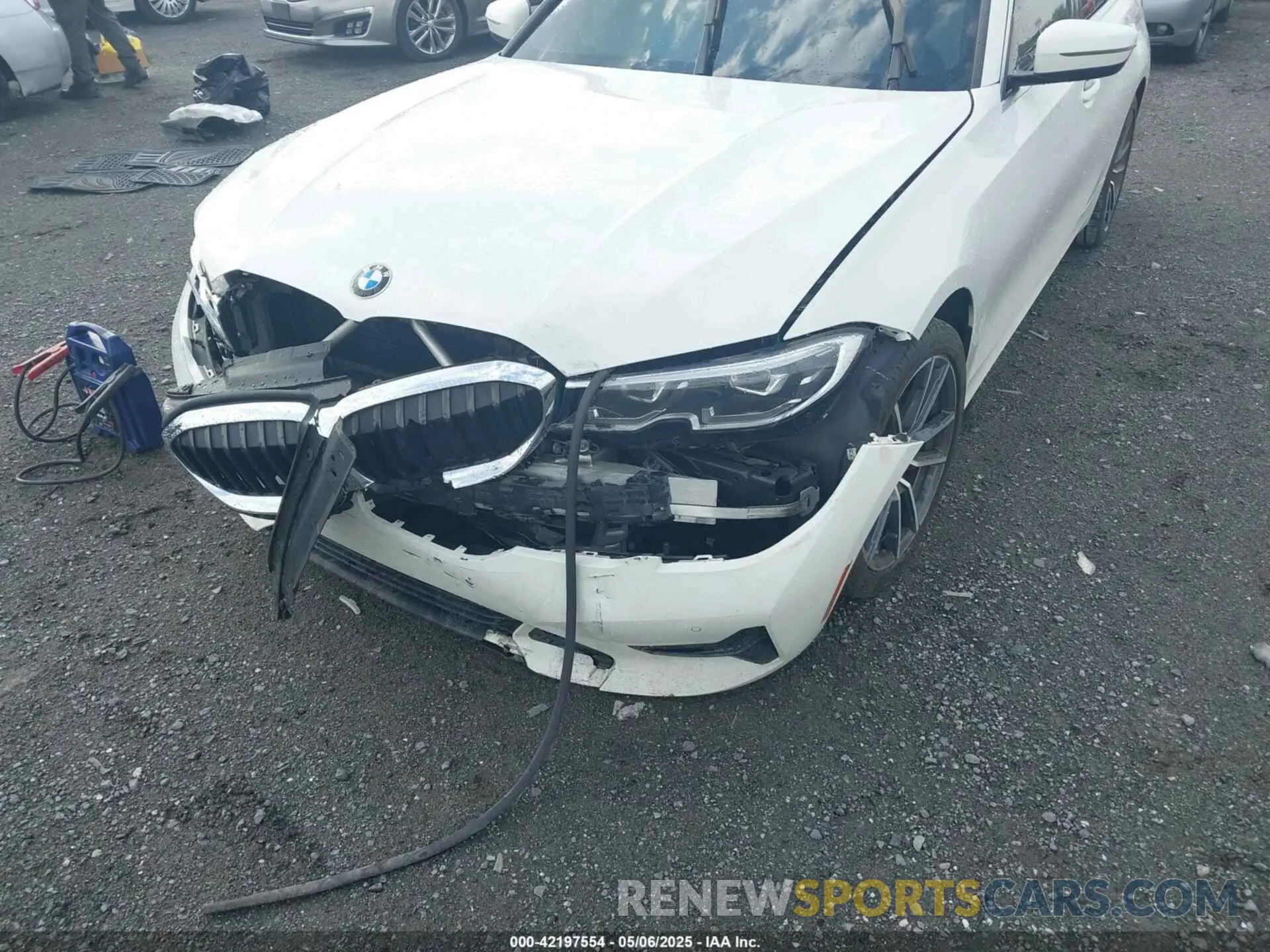 6 Photograph of a damaged car 3MW5R7J00L8B06071 BMW 330I 2020