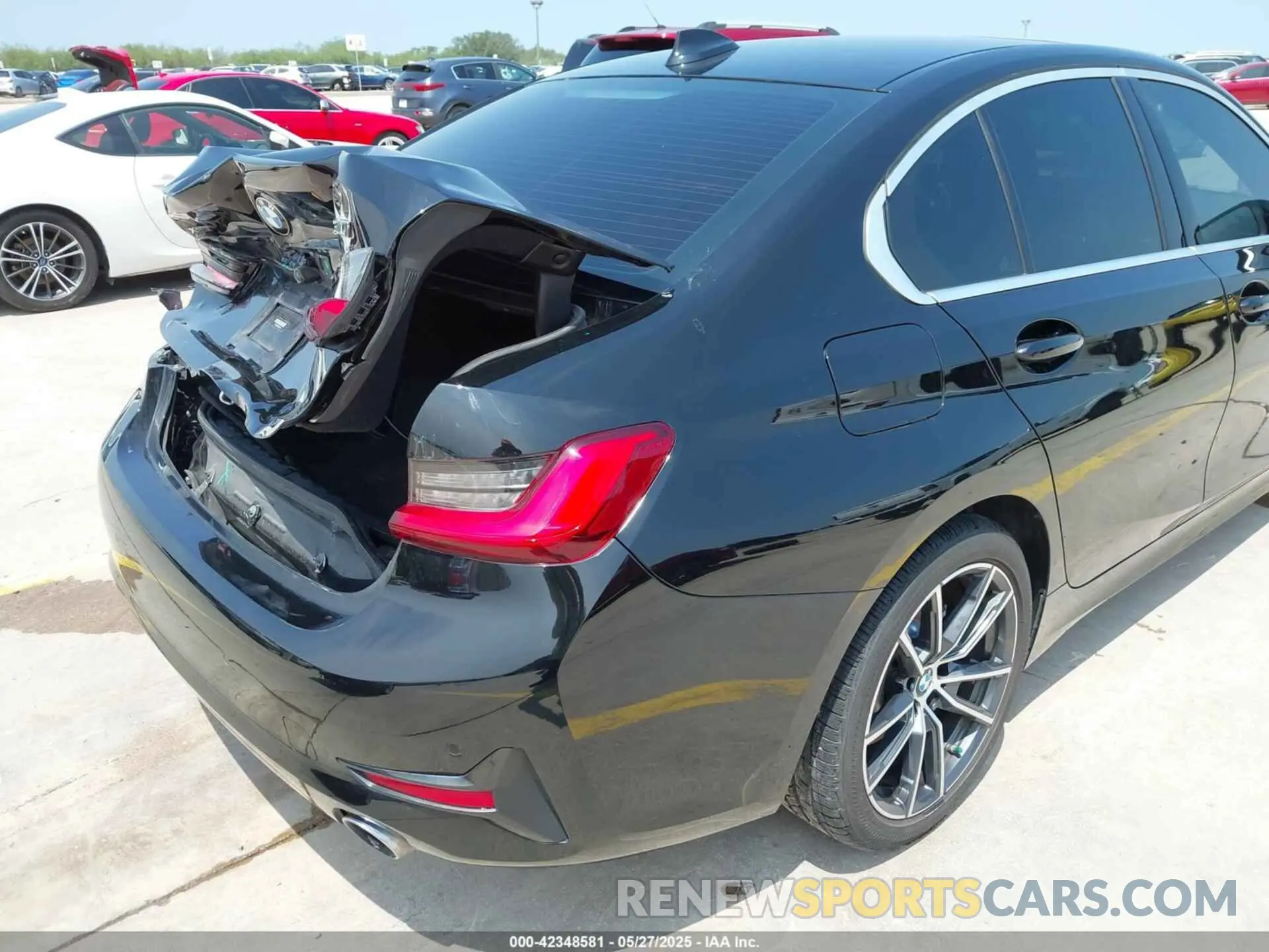17 Photograph of a damaged car 3MW5R7J00L8B15482 BMW 330I 2020