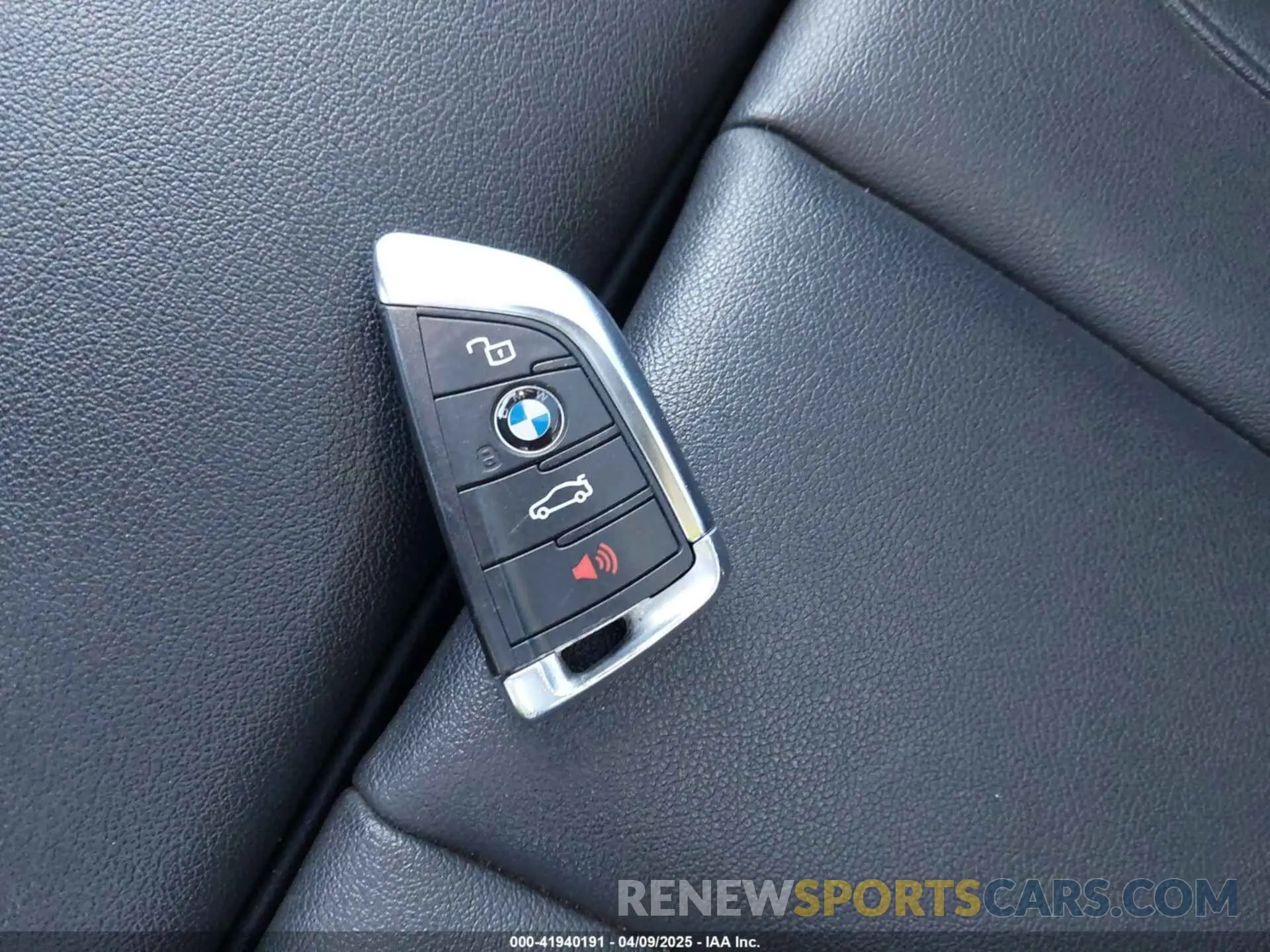 11 Photograph of a damaged car 3MW5R7J00L8B32413 BMW 330I 2020