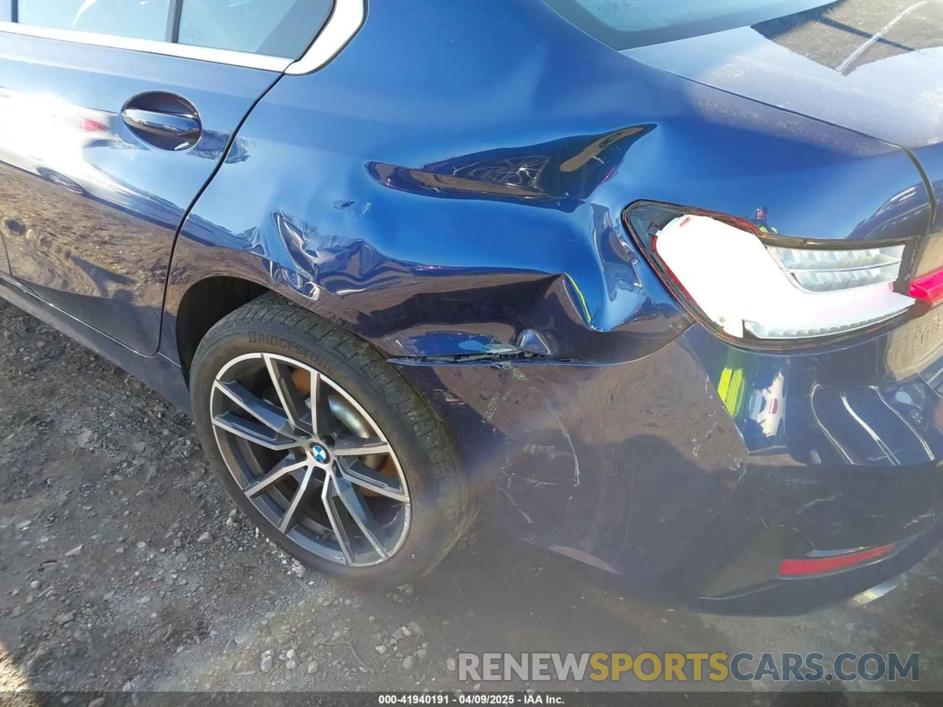 19 Photograph of a damaged car 3MW5R7J00L8B32413 BMW 330I 2020