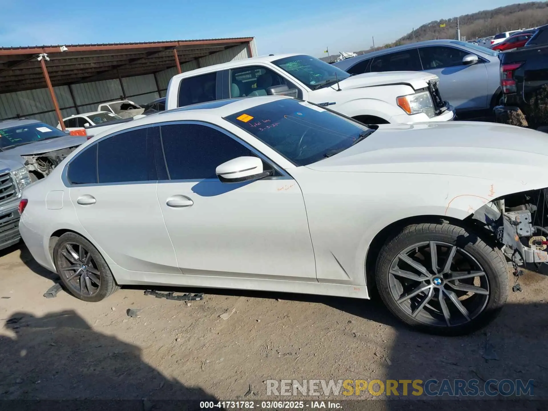 14 Photograph of a damaged car 3MW5R7J01L8B06063 BMW 330I 2020