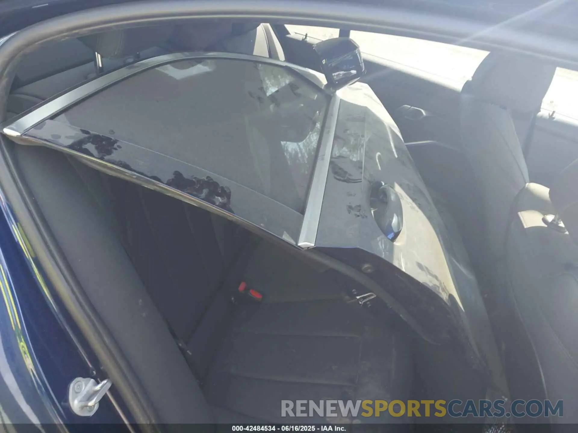 12 Photograph of a damaged car 3MW5R7J01L8B09898 BMW 330I 2020