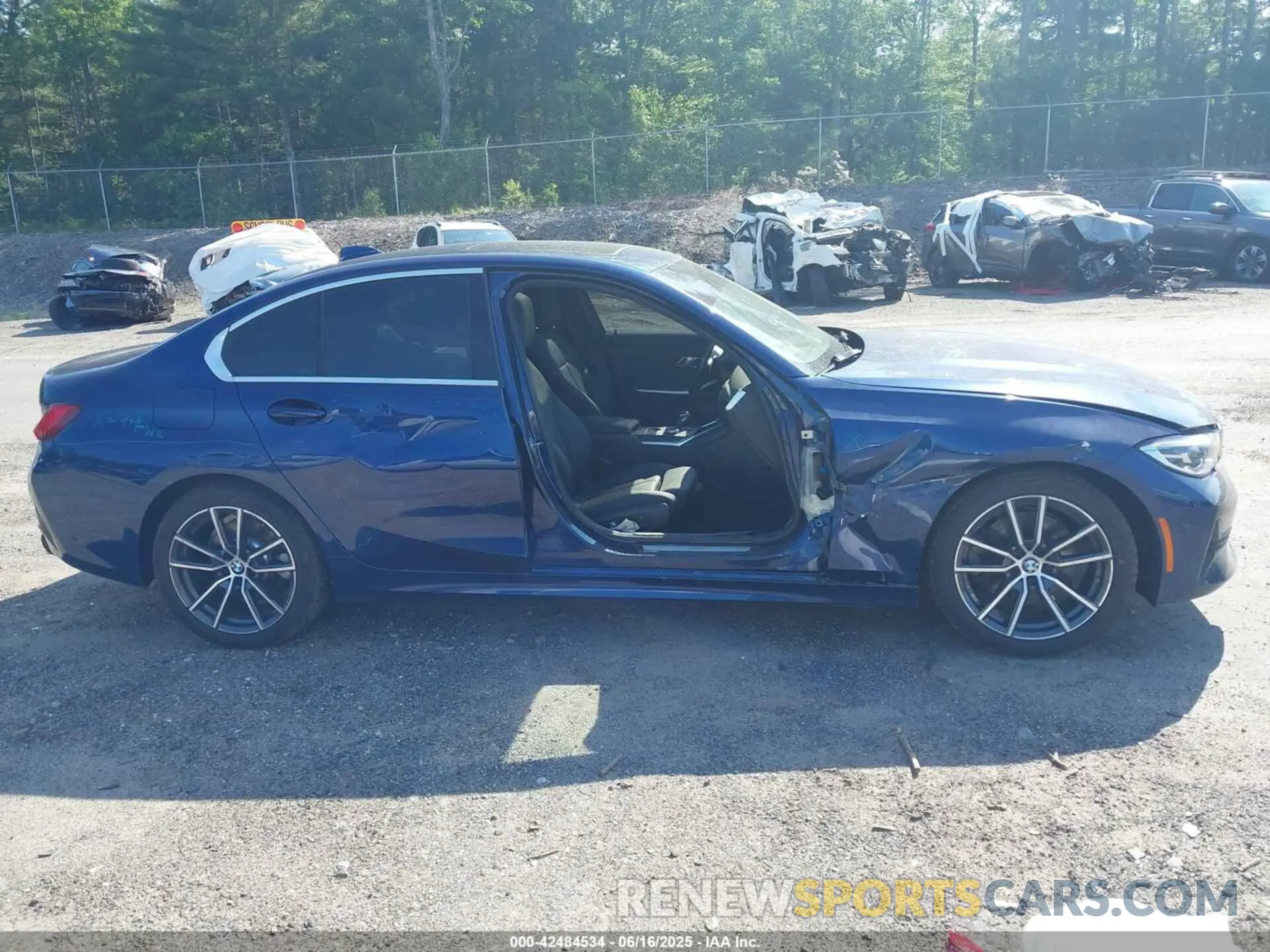 14 Photograph of a damaged car 3MW5R7J01L8B09898 BMW 330I 2020