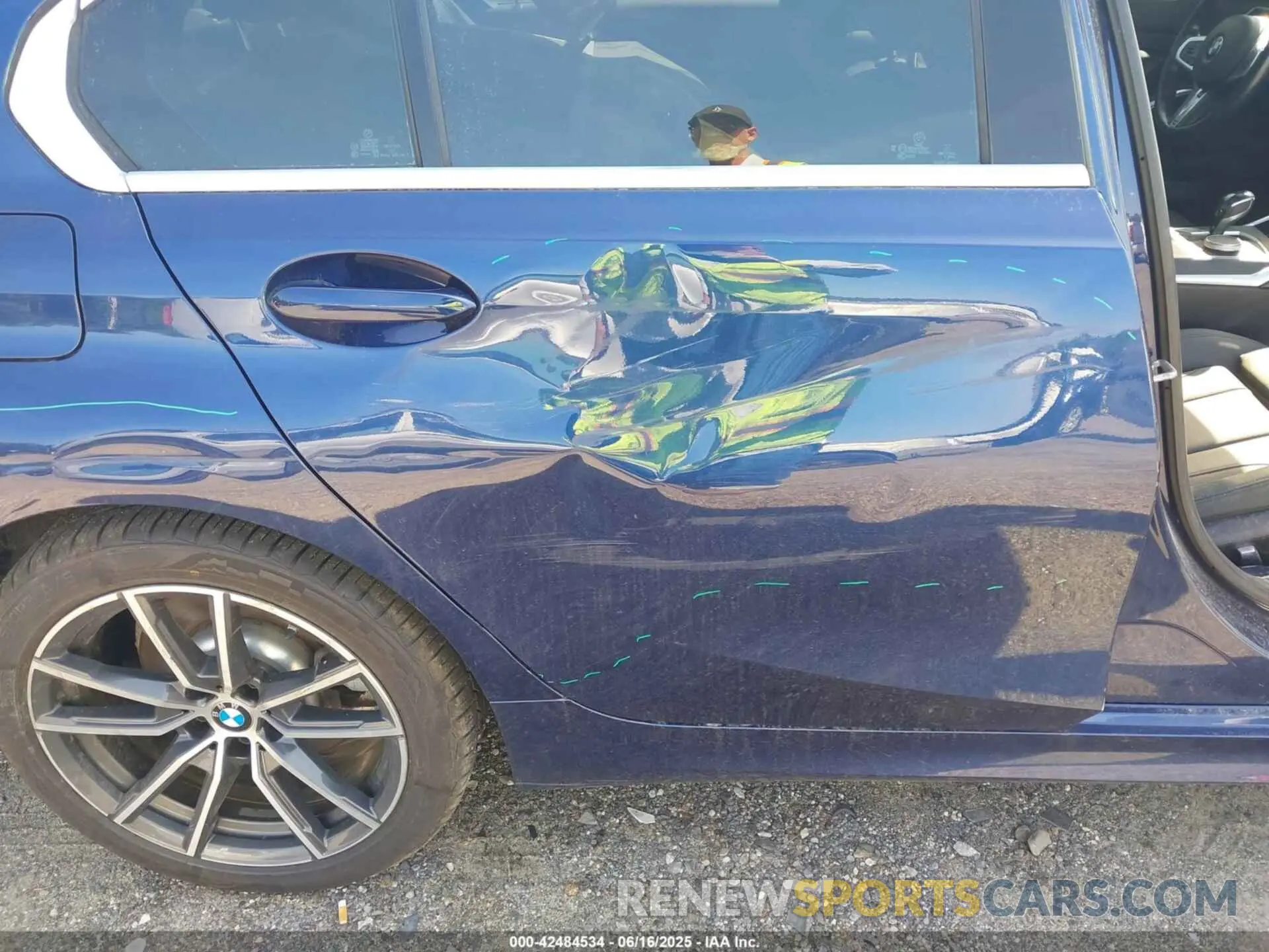 20 Photograph of a damaged car 3MW5R7J01L8B09898 BMW 330I 2020