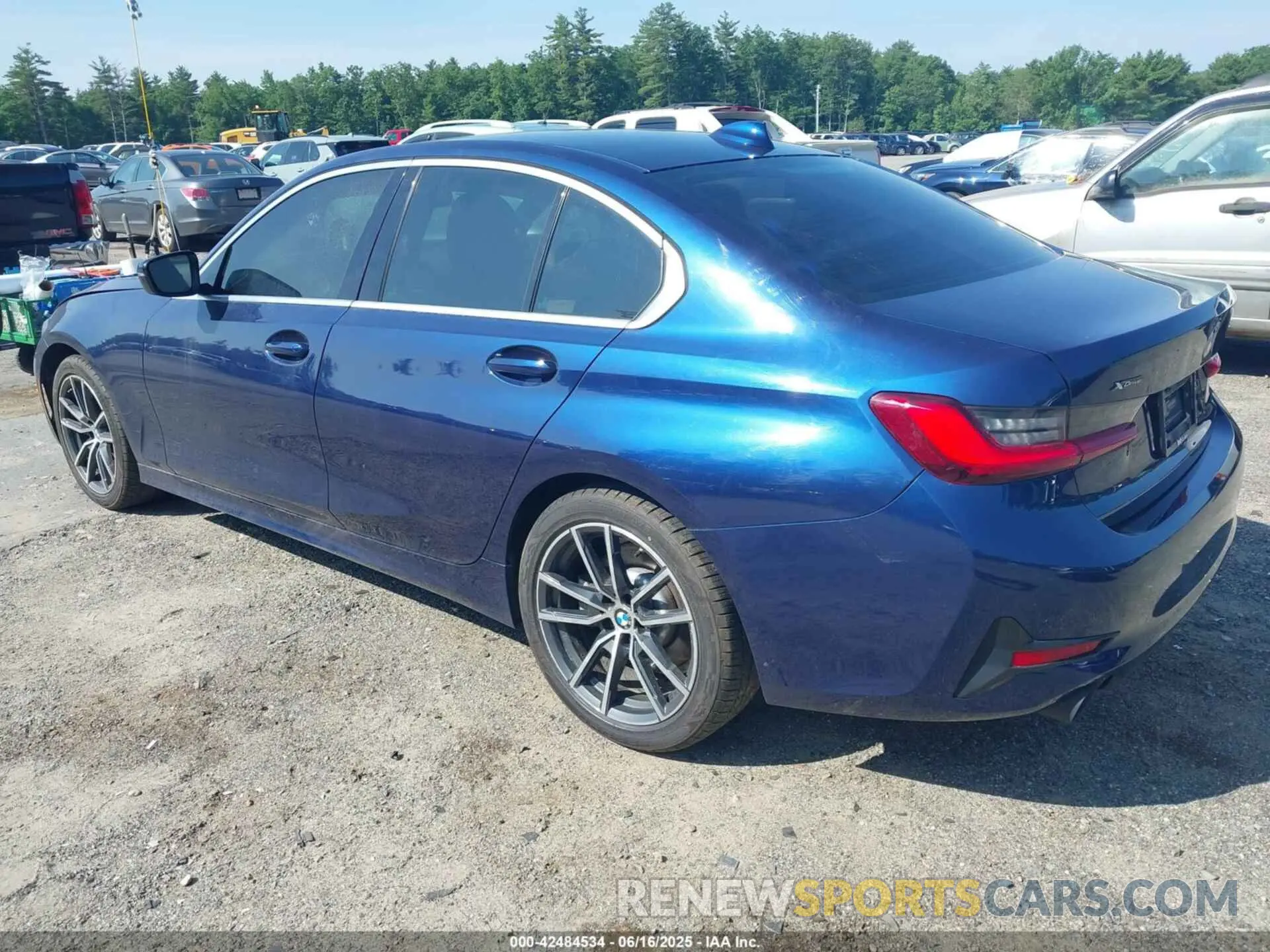 3 Photograph of a damaged car 3MW5R7J01L8B09898 BMW 330I 2020