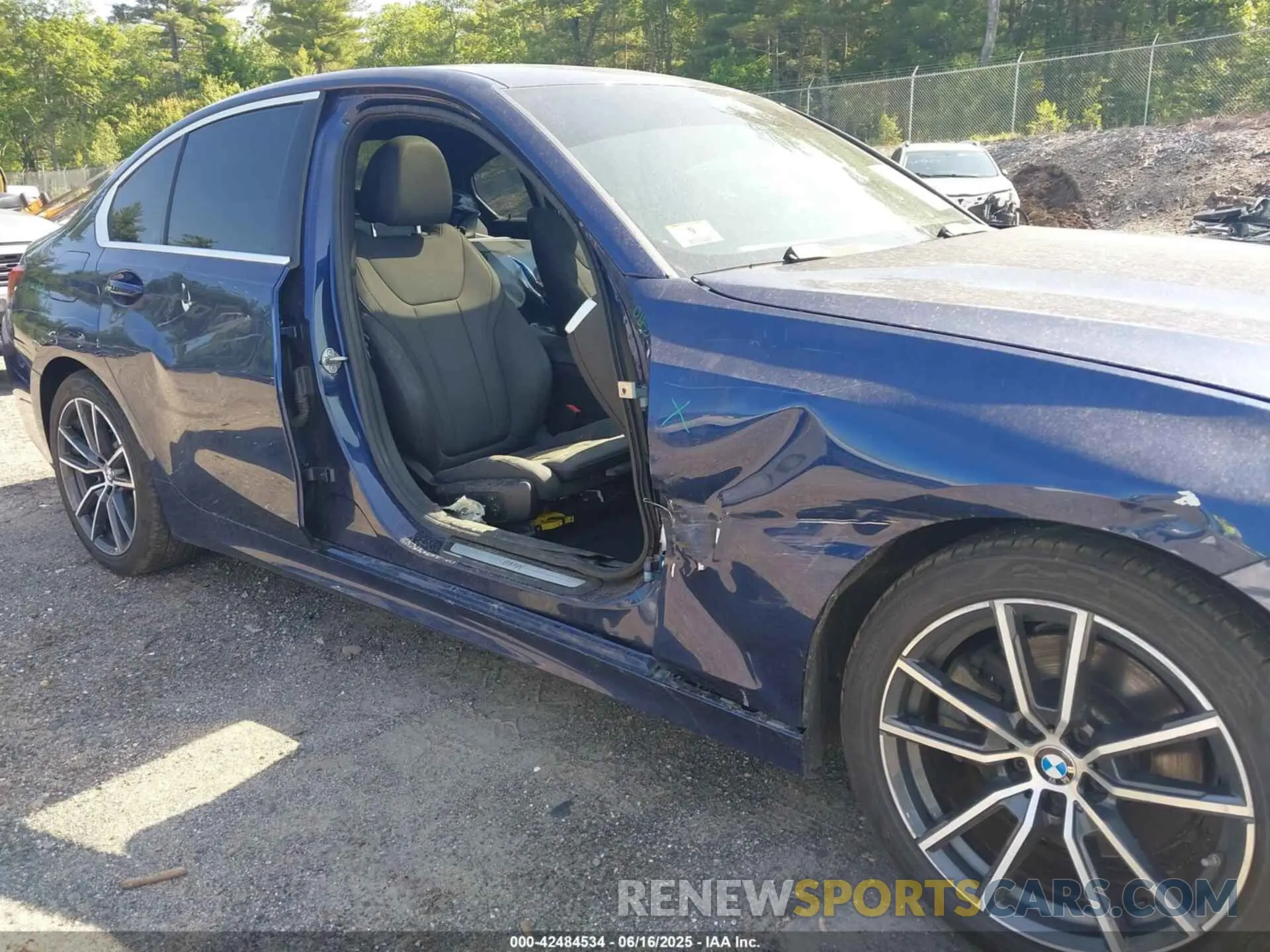 6 Photograph of a damaged car 3MW5R7J01L8B09898 BMW 330I 2020