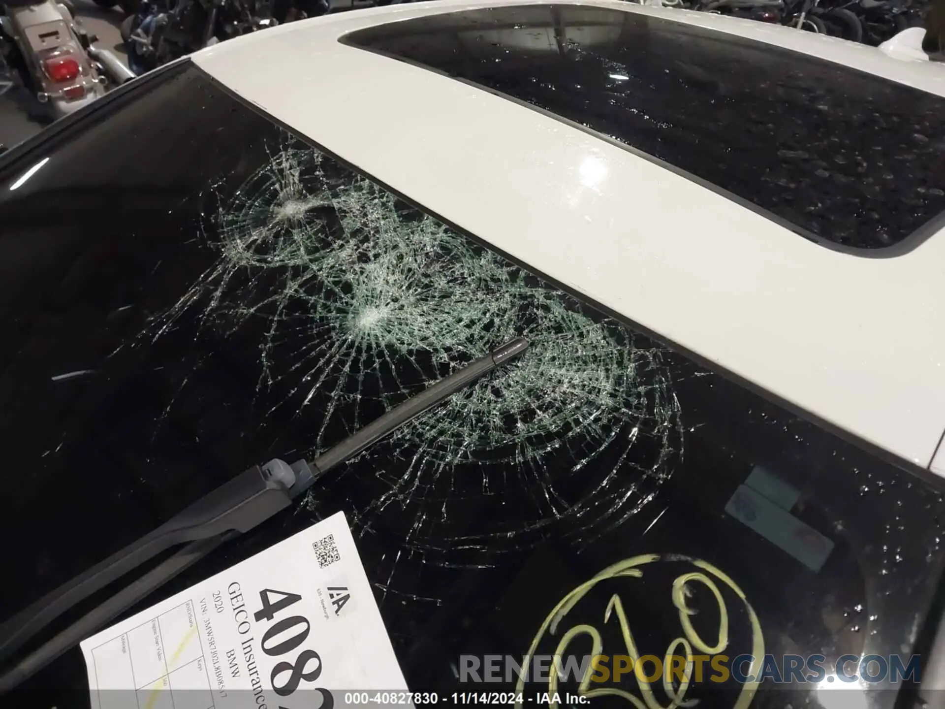 17 Photograph of a damaged car 3MW5R7J02L8B08517 BMW 330I 2020