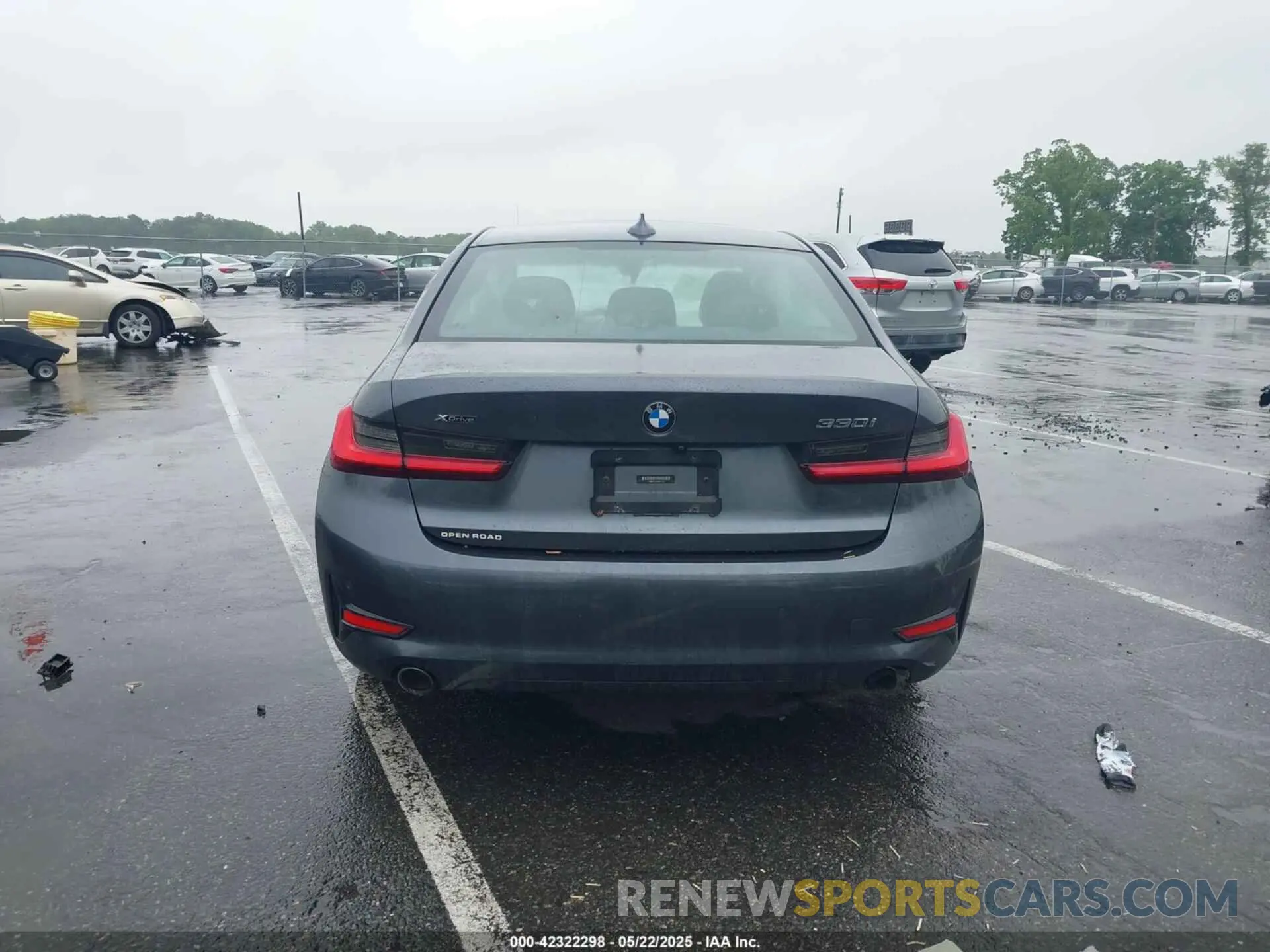 16 Photograph of a damaged car 3MW5R7J02L8B11434 BMW 330I 2020