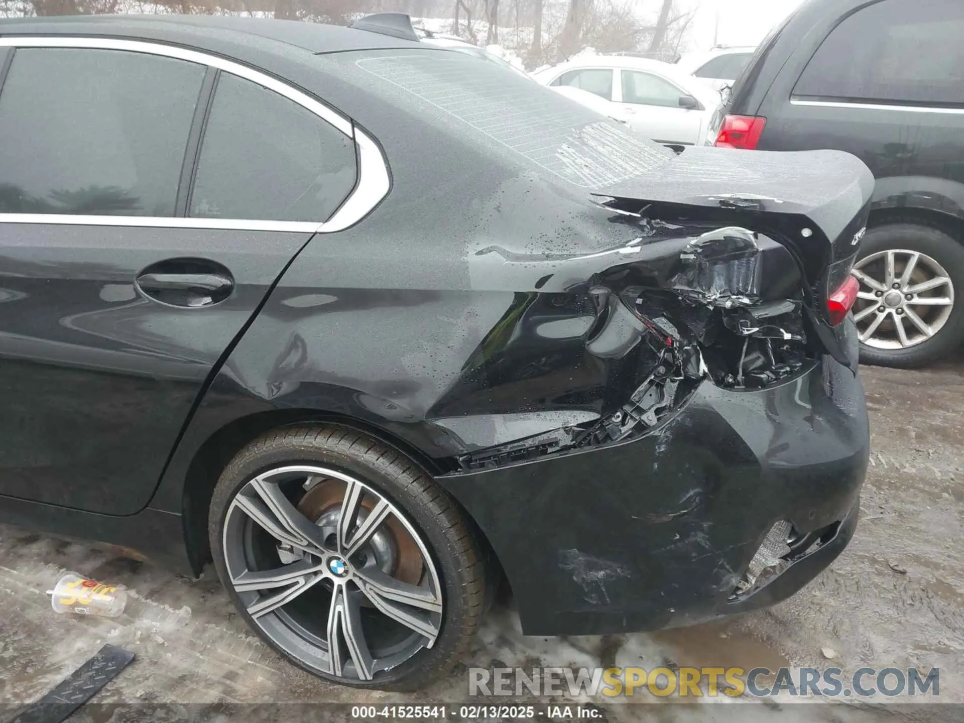 17 Photograph of a damaged car 3MW5R7J02L8B27598 BMW 330I 2020
