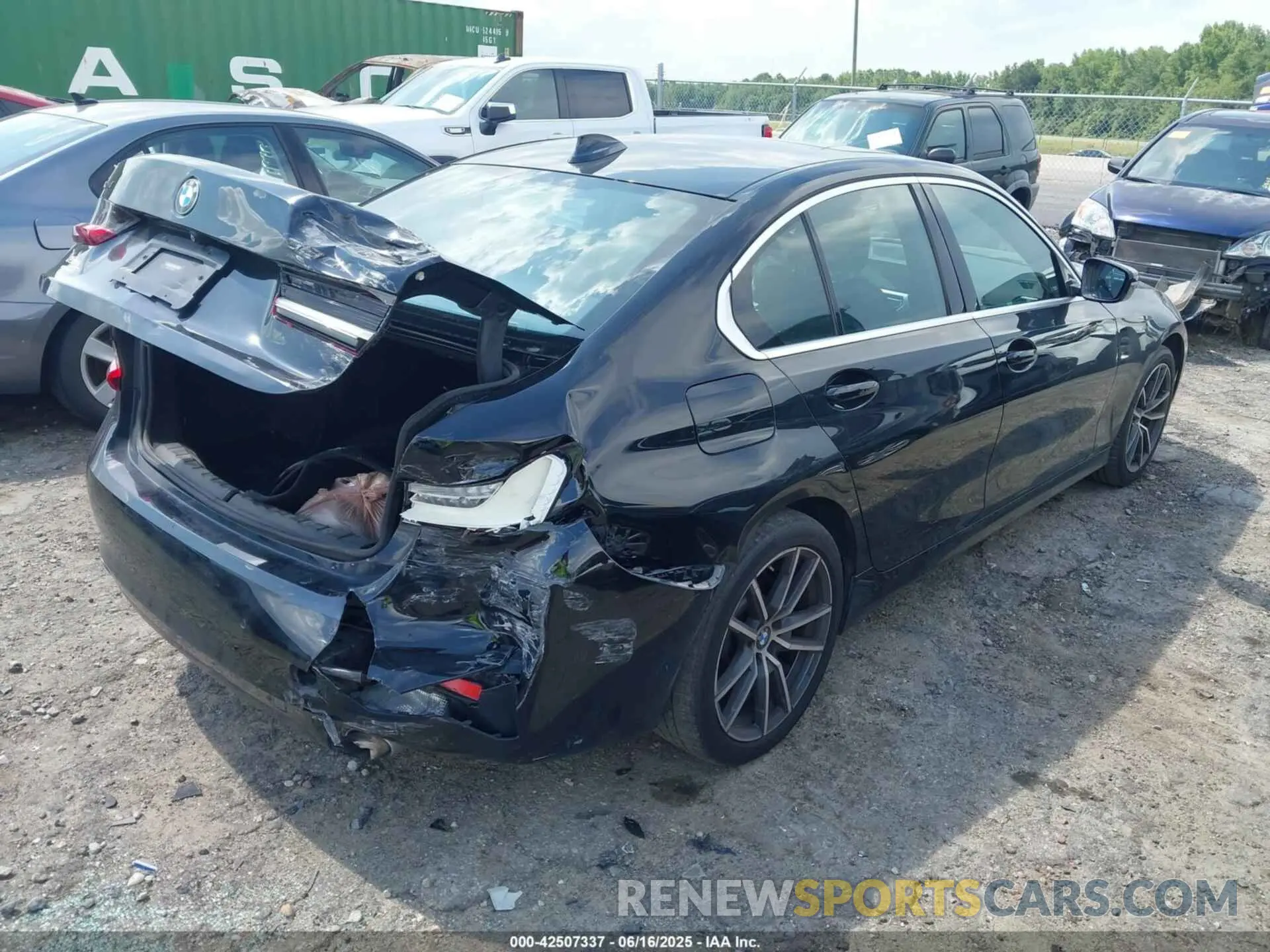 4 Photograph of a damaged car 3MW5R7J04L8B08616 BMW 330I 2020