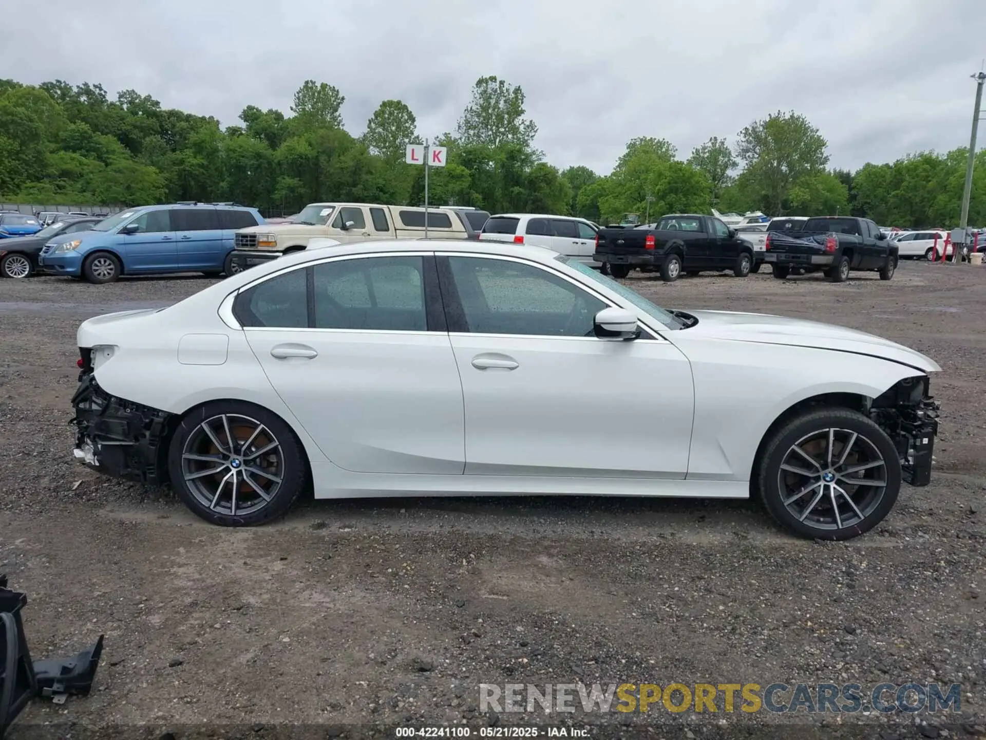 14 Photograph of a damaged car 3MW5R7J06L8B08925 BMW 330I 2020