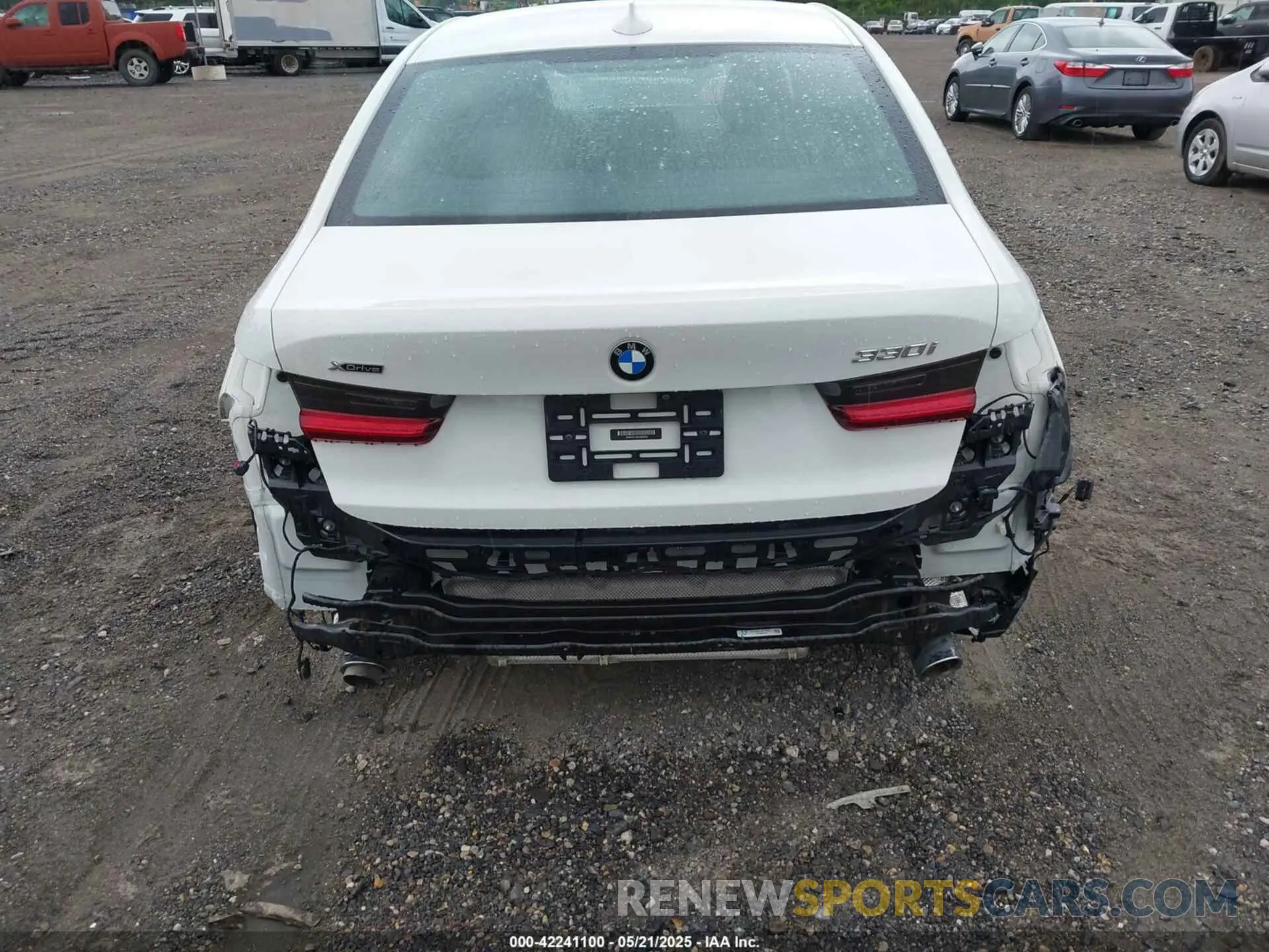 18 Photograph of a damaged car 3MW5R7J06L8B08925 BMW 330I 2020