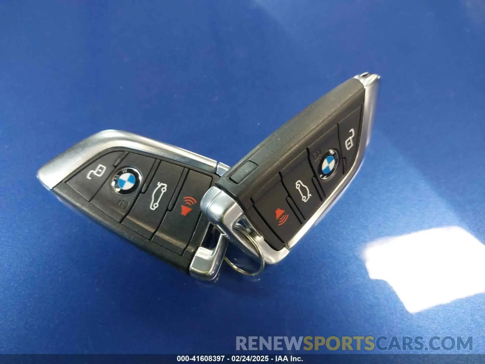 11 Photograph of a damaged car 3MW5R7J07L8B16306 BMW 330I 2020