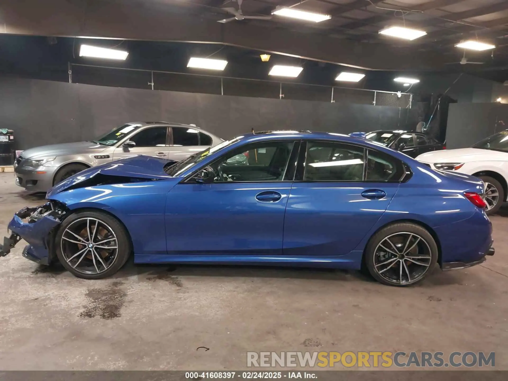 14 Photograph of a damaged car 3MW5R7J07L8B16306 BMW 330I 2020